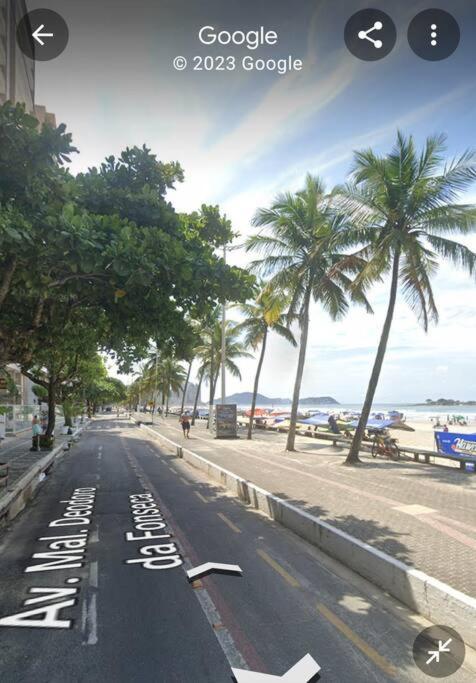 Apartamento Pé na Areia na Praia das Pitangueiras