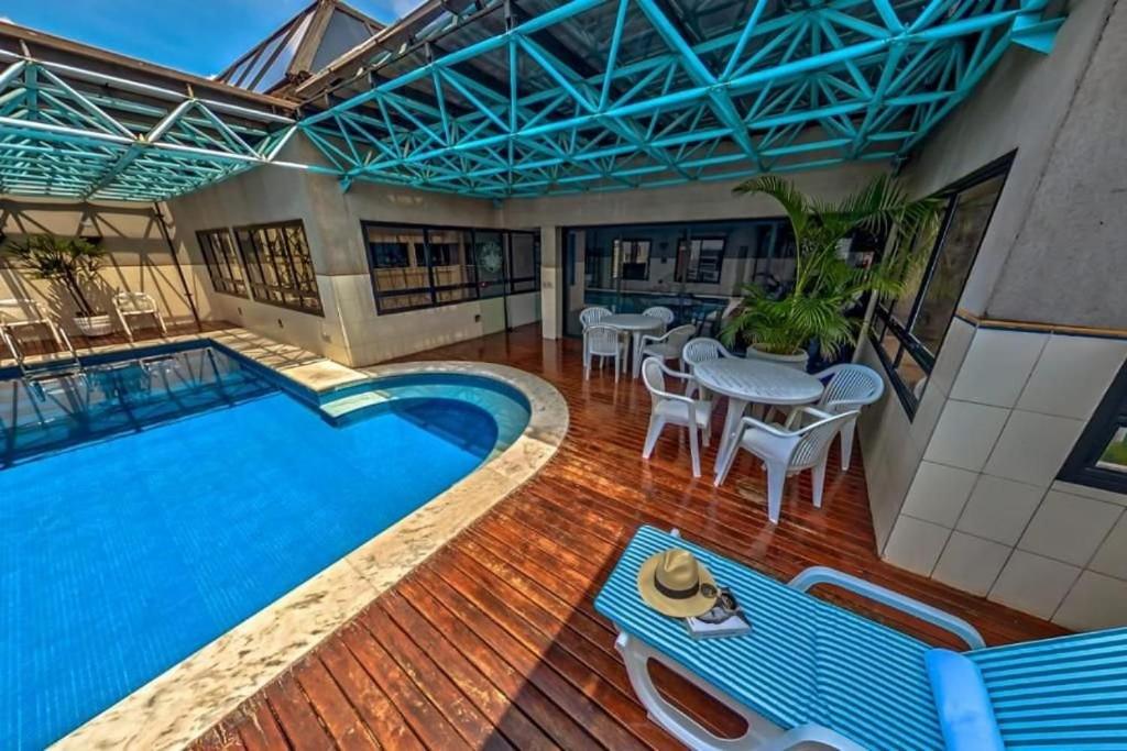 Large flat with garage next to Paulista