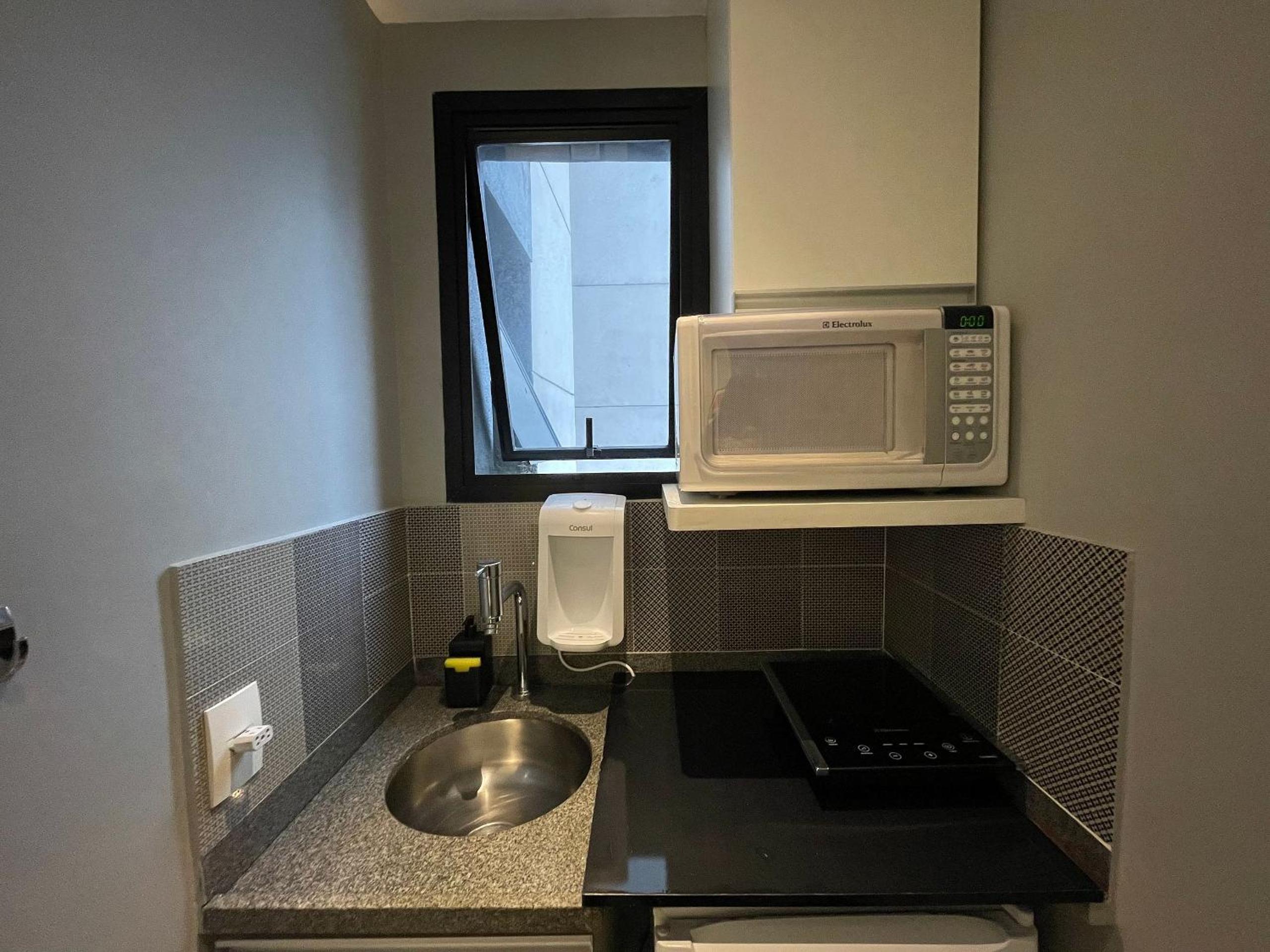 Large flat with garage next to Paulista