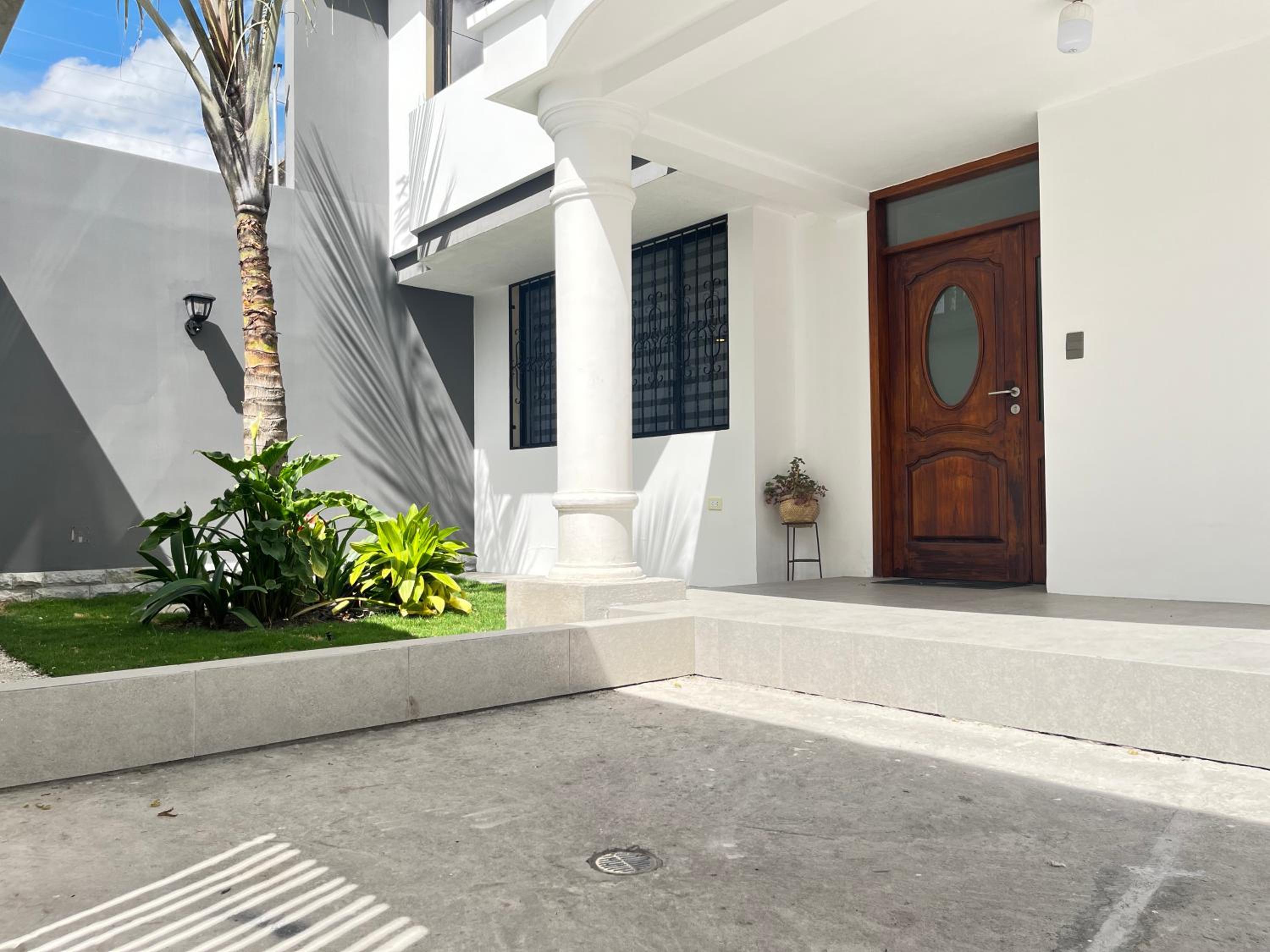 Hotel Suite Los Sauces - Image 1