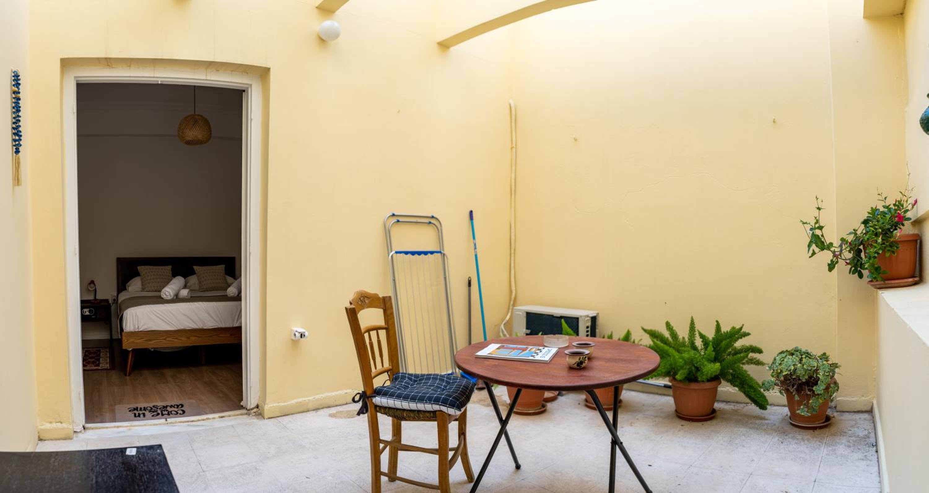 Penthouse wt private patio 1st floor 3 rooms 65sqm