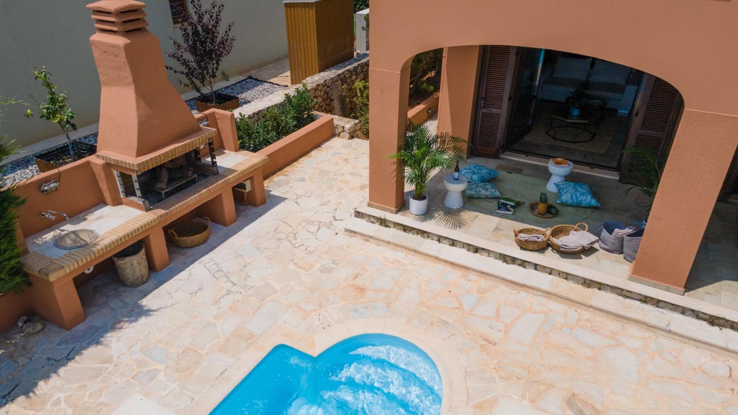 Villa Sarri by Sarris Winery view 2