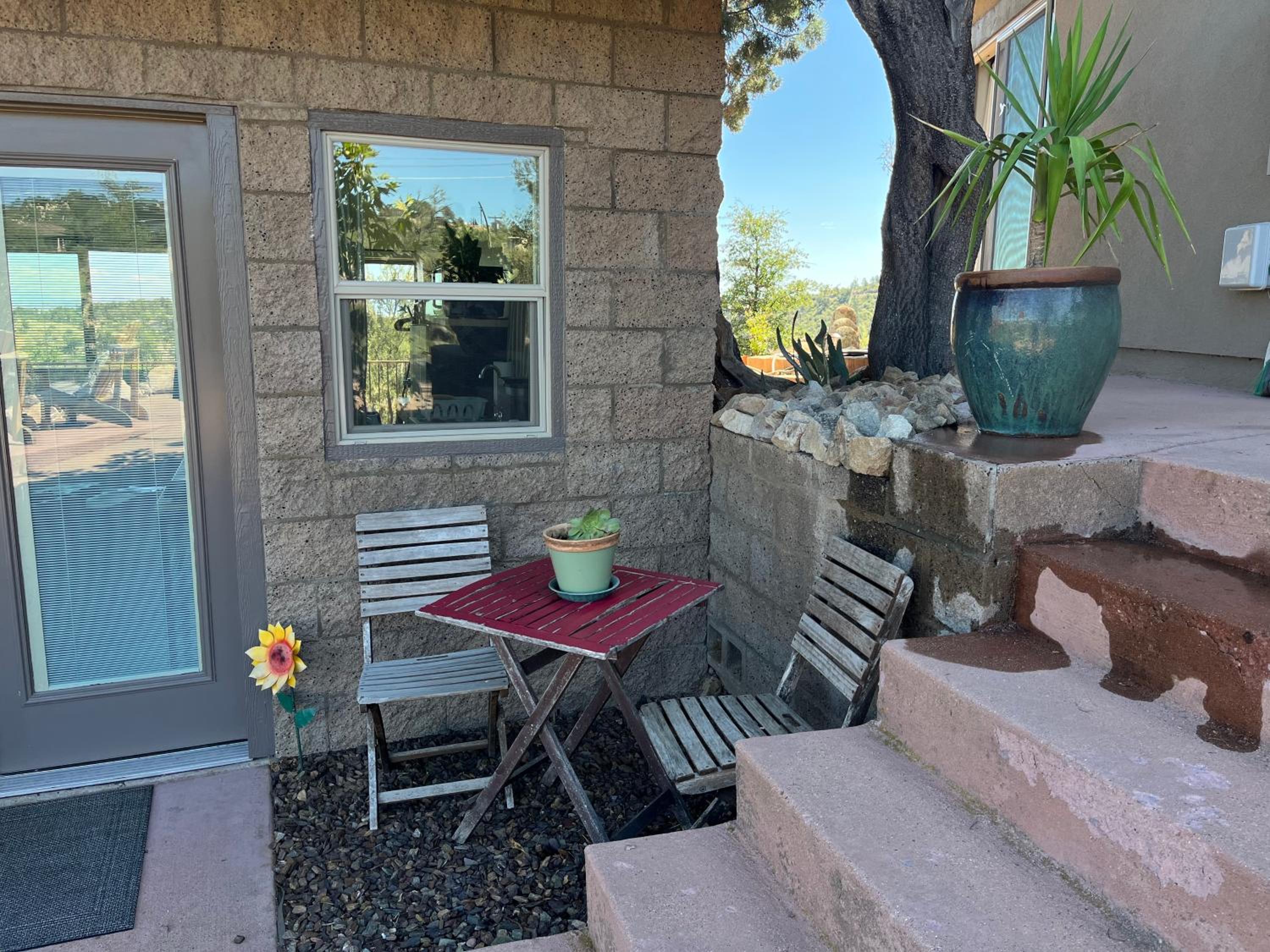 Prescott Vacations - NEW Feather Your Nest King bed Casita, Balcony/BBQ, Amazing views great Location! Dog friendly - Property Image 43