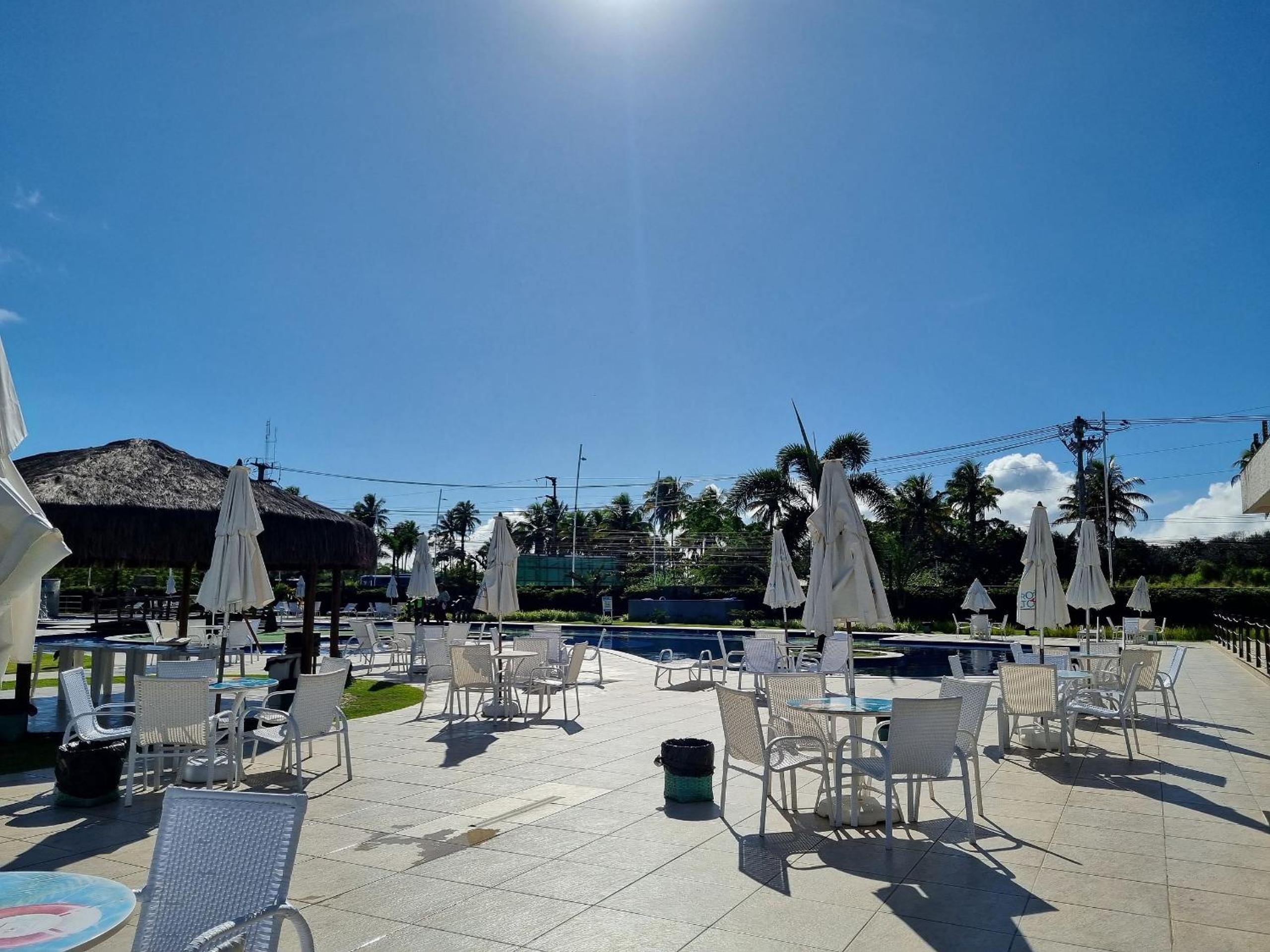 Muro Alto Condomínio Clube Porto de Galinhas por Brevelar