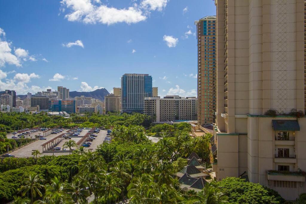 Modern studio Across From Hilton lagoon beach PW920 view 2