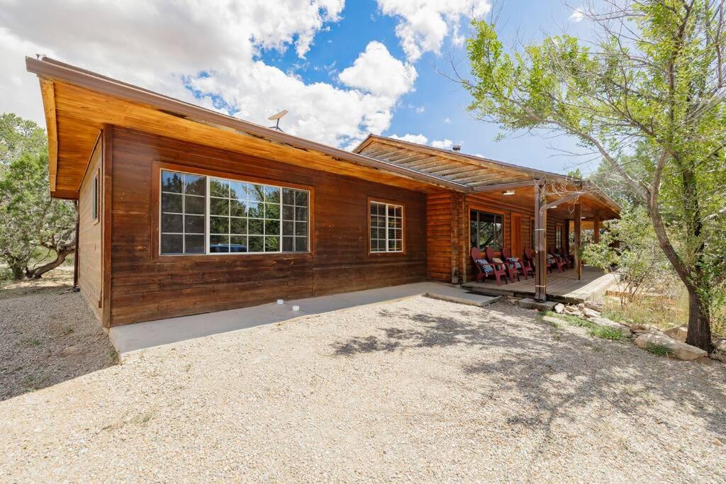 Hotel A Cozy Cabin Escape In Tijeras-hot Tub-game Room-pet Friendly!