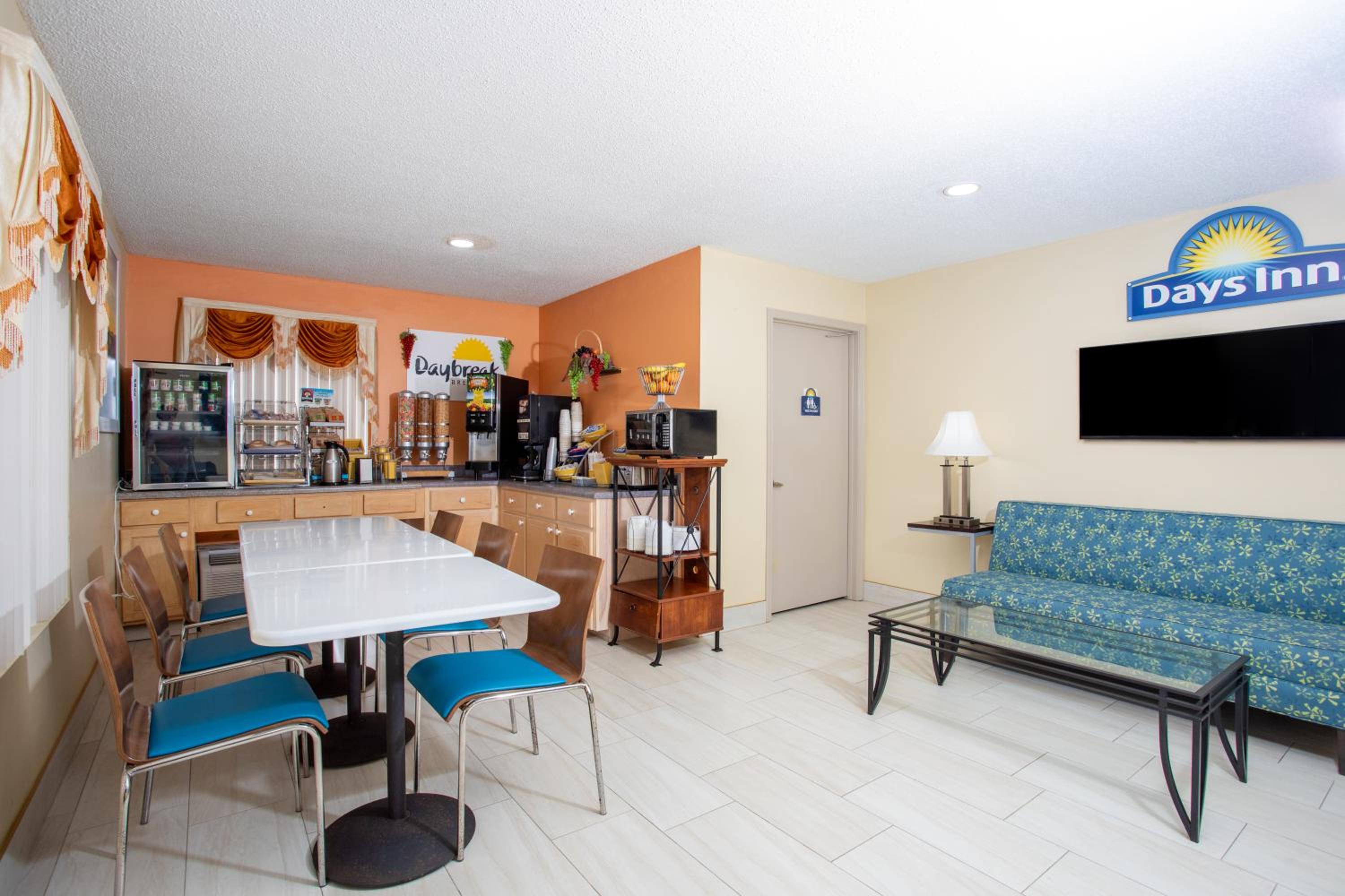 Days Inn by Wyndham Chipley - Property Image 3