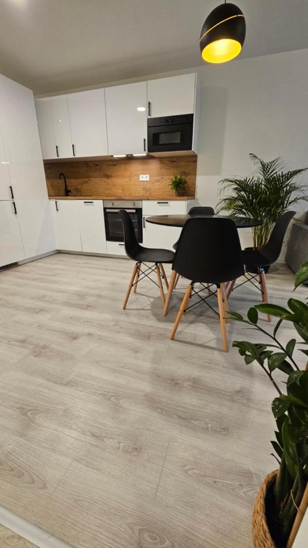 2 room Apartment with terrace, 2AK view 3