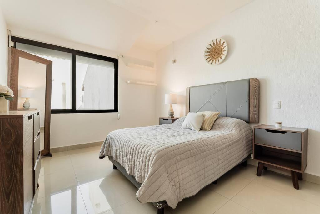 Stylish Lagoon front Villa by Casa Paraiso
