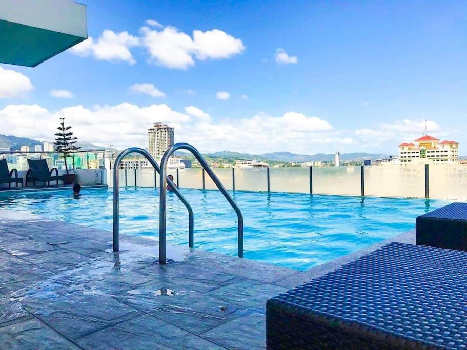 Chillhauz (SM,Ayala,IT,City) W/Pool & WiFi