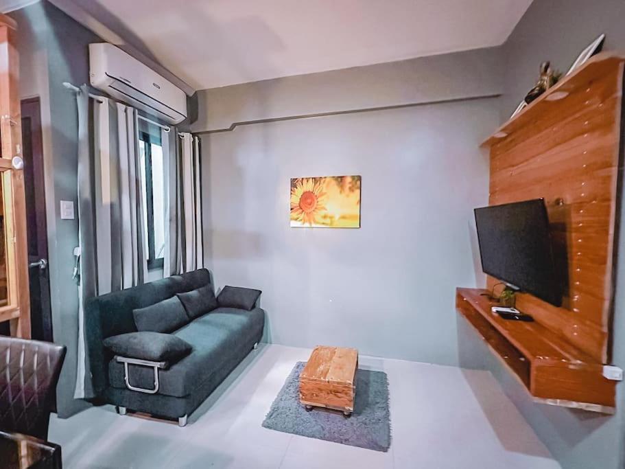 Chillhauz (SM,Ayala,IT,City) W/Pool & WiFi