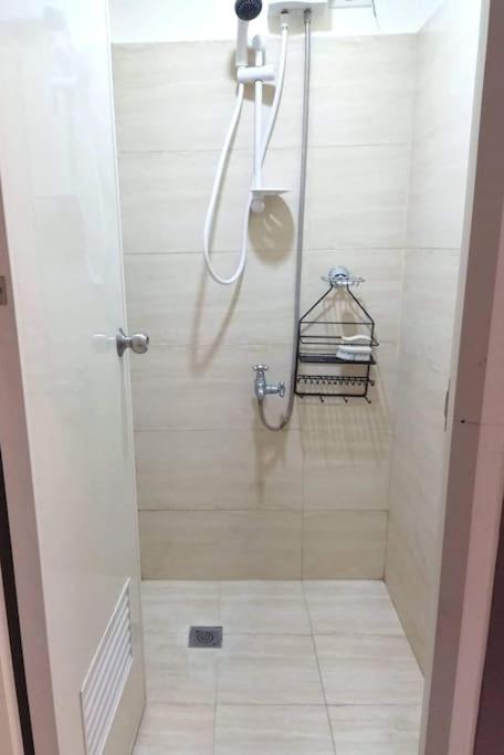 Chillhauz (SM,Ayala,IT,City) W/Pool & WiFi