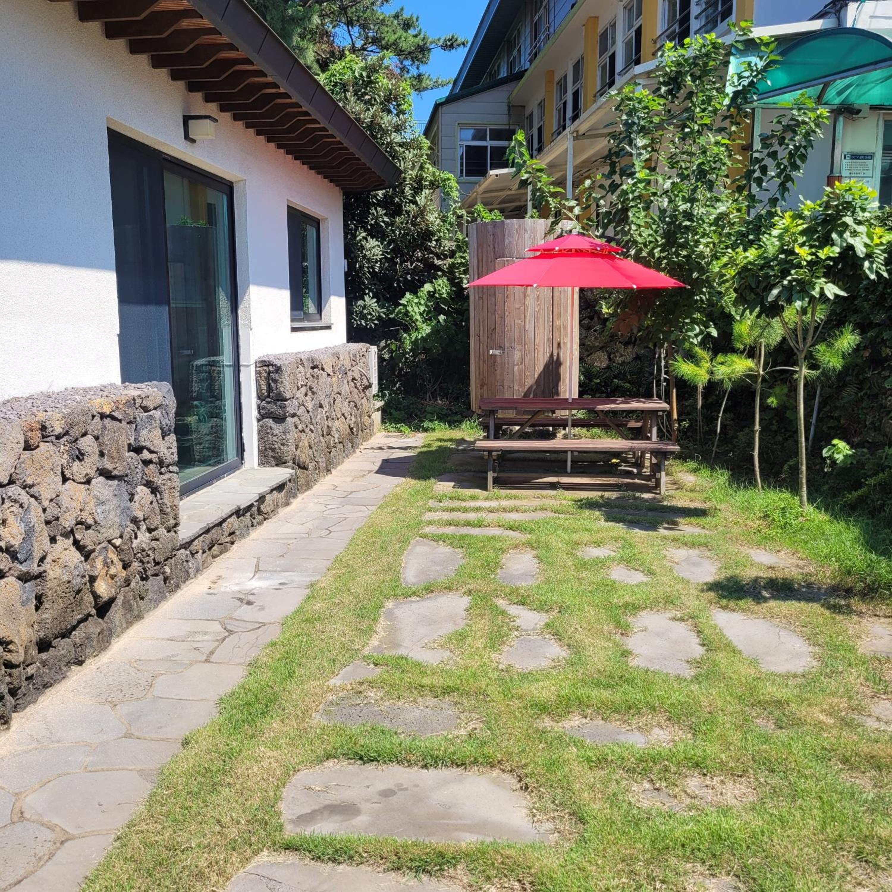 Joohane Jejudo House
