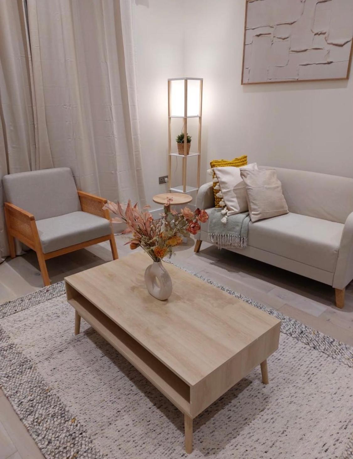 Modern 2bed Sutton view 3