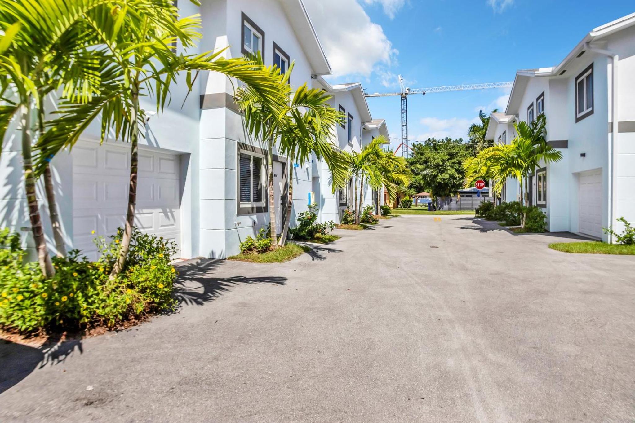 Sistrunk Shades Villas #1 - Brand New Townhomes Downtown Fort Lauderdale view 2