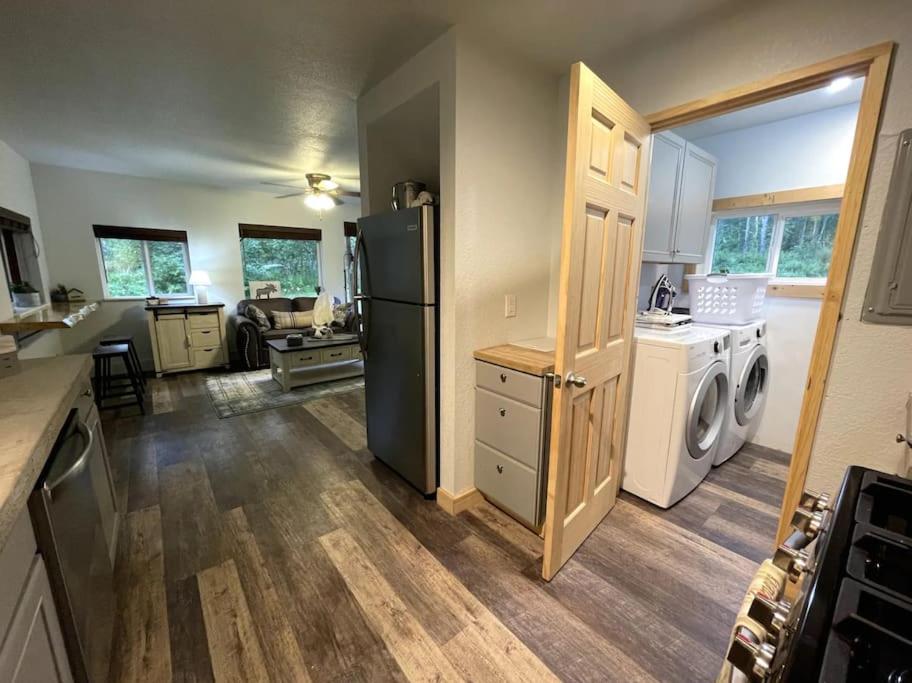 Palmers Cozy Cottage mountainside getaway