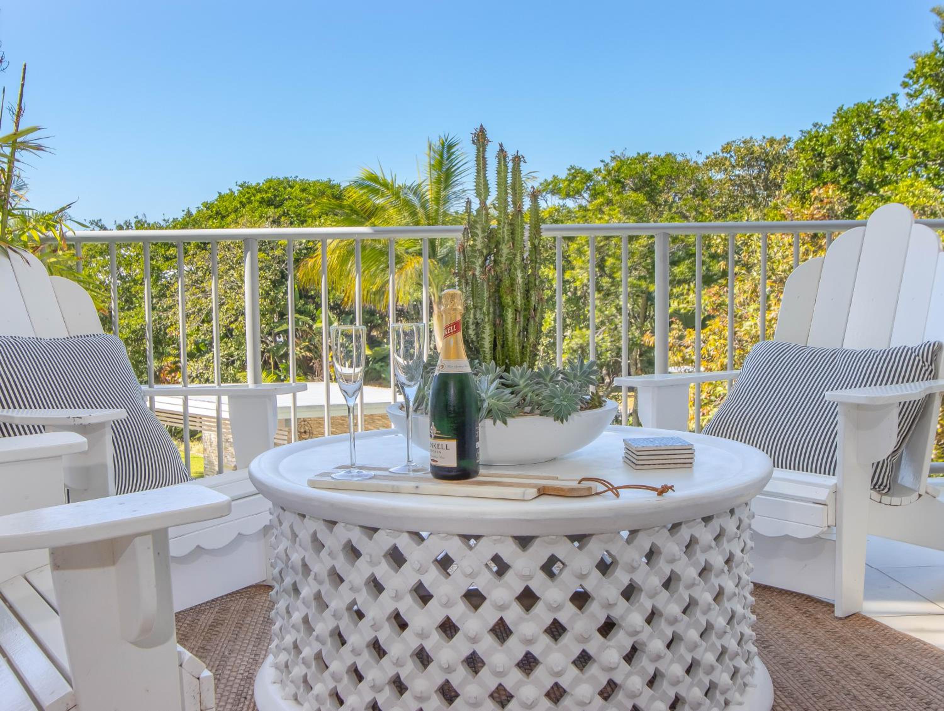 Drift North Beachfront Apartments - Private Apartments