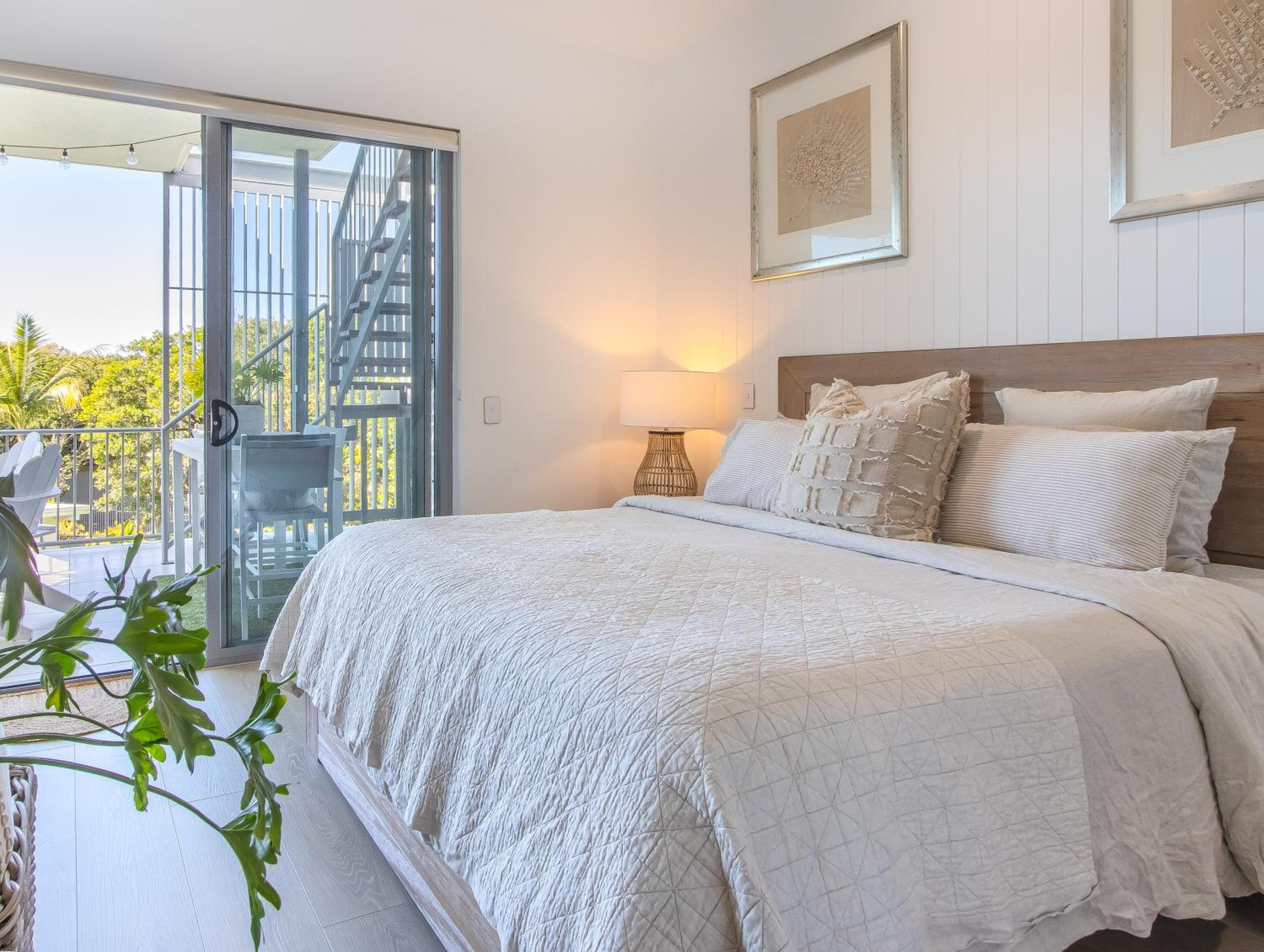 Drift North Beachfront Apartments - Private Apartments
