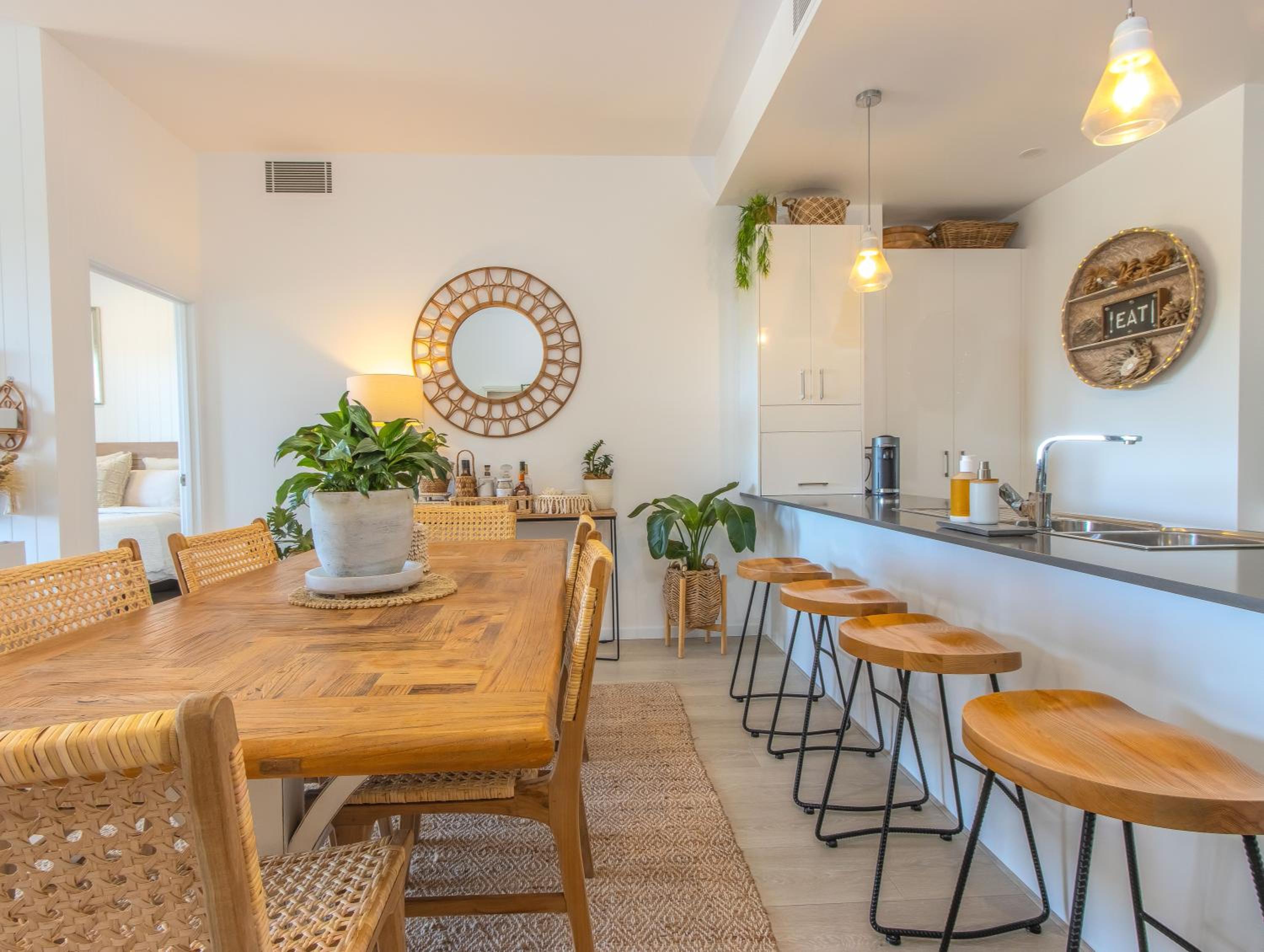 Drift North Beachfront Apartments - Private Apartments