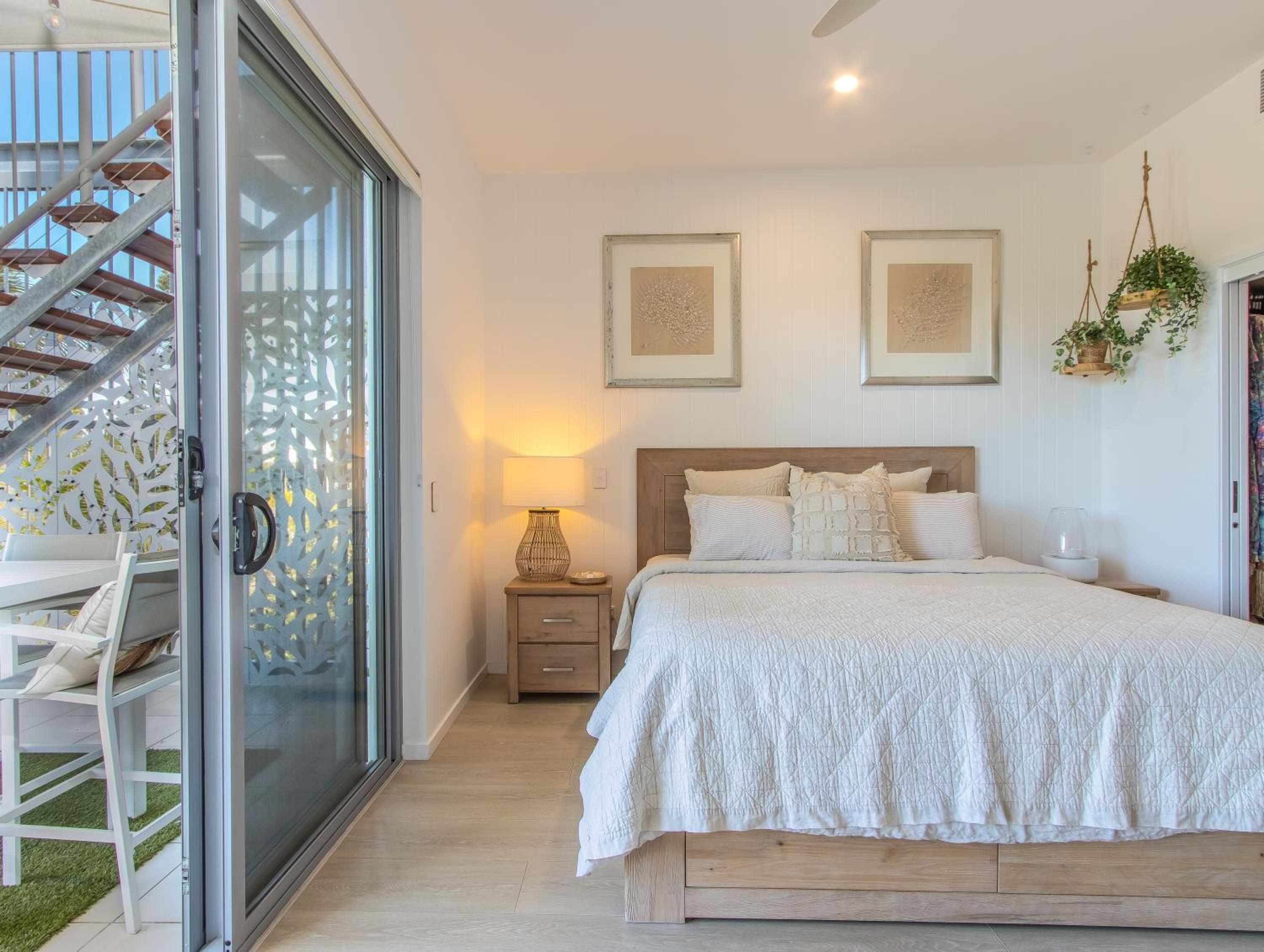 Drift North Beachfront Apartments - Private Apartments