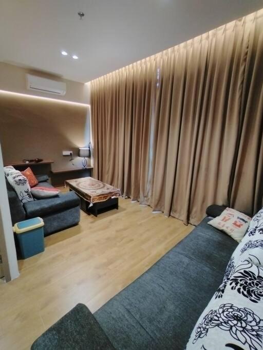 Summer Mall Summer Suite 2 bedroom unit photo 8