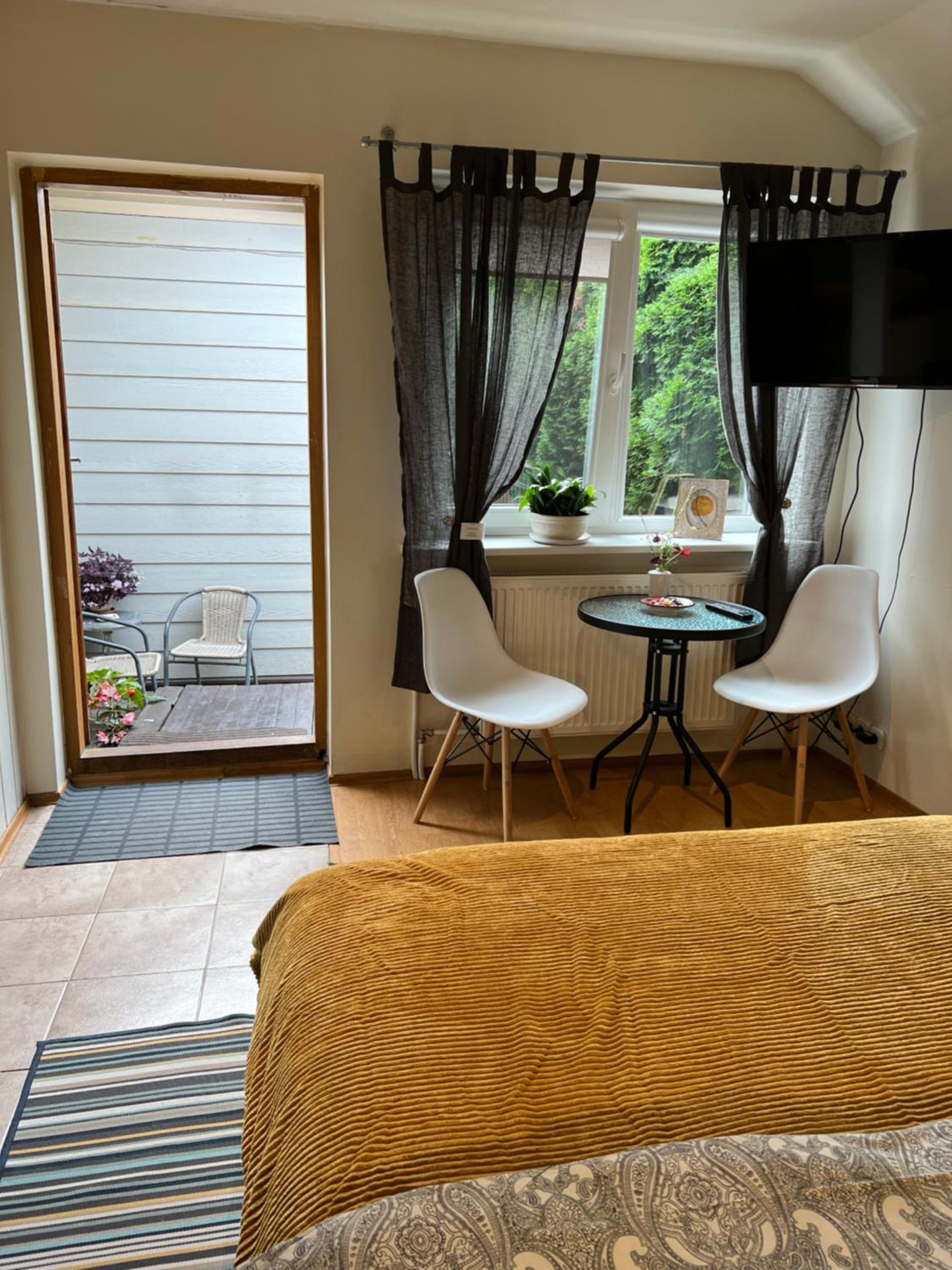 Center Studio House - Private Guest House with Gated Parking view 5