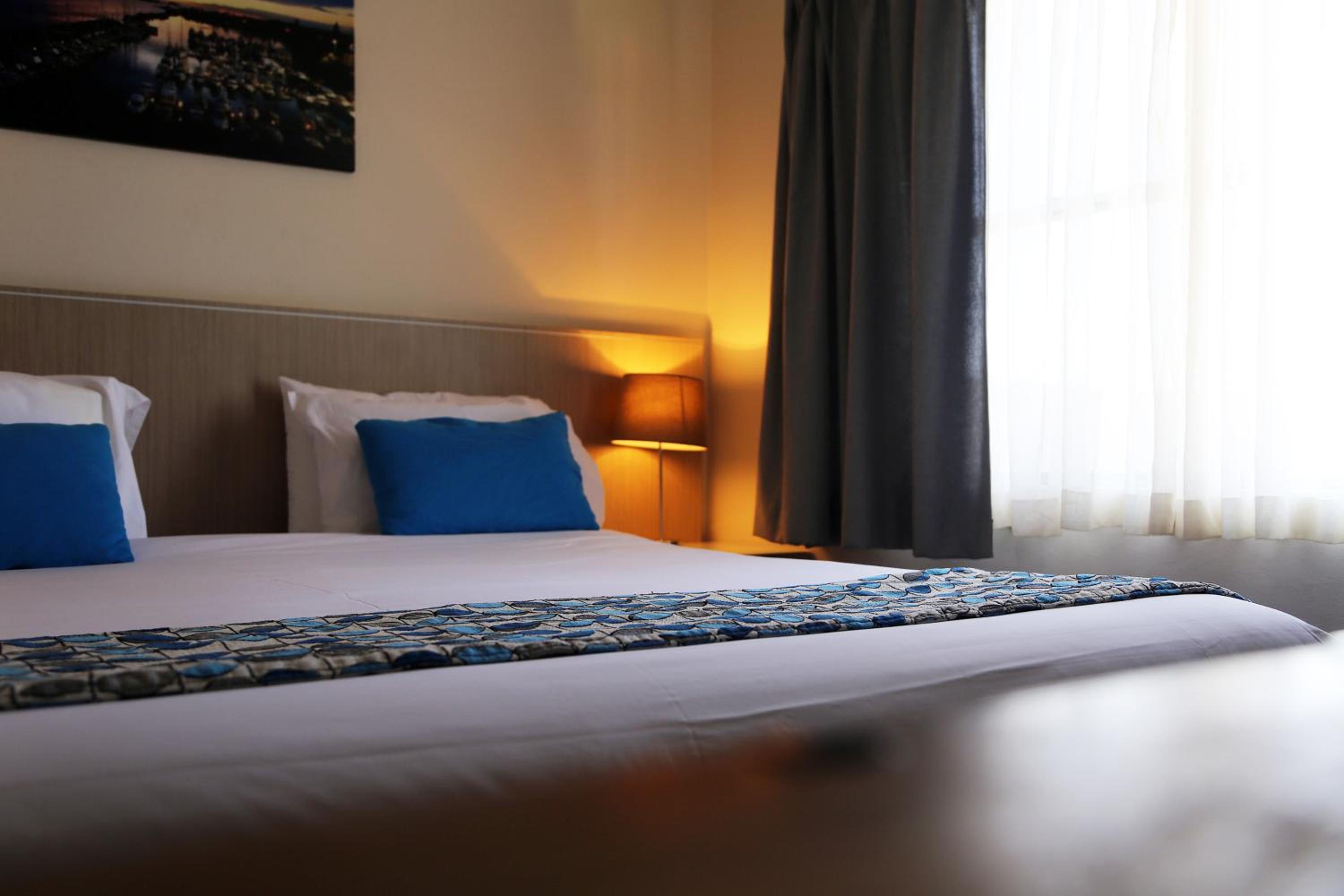 Zorba Waterfront Motel