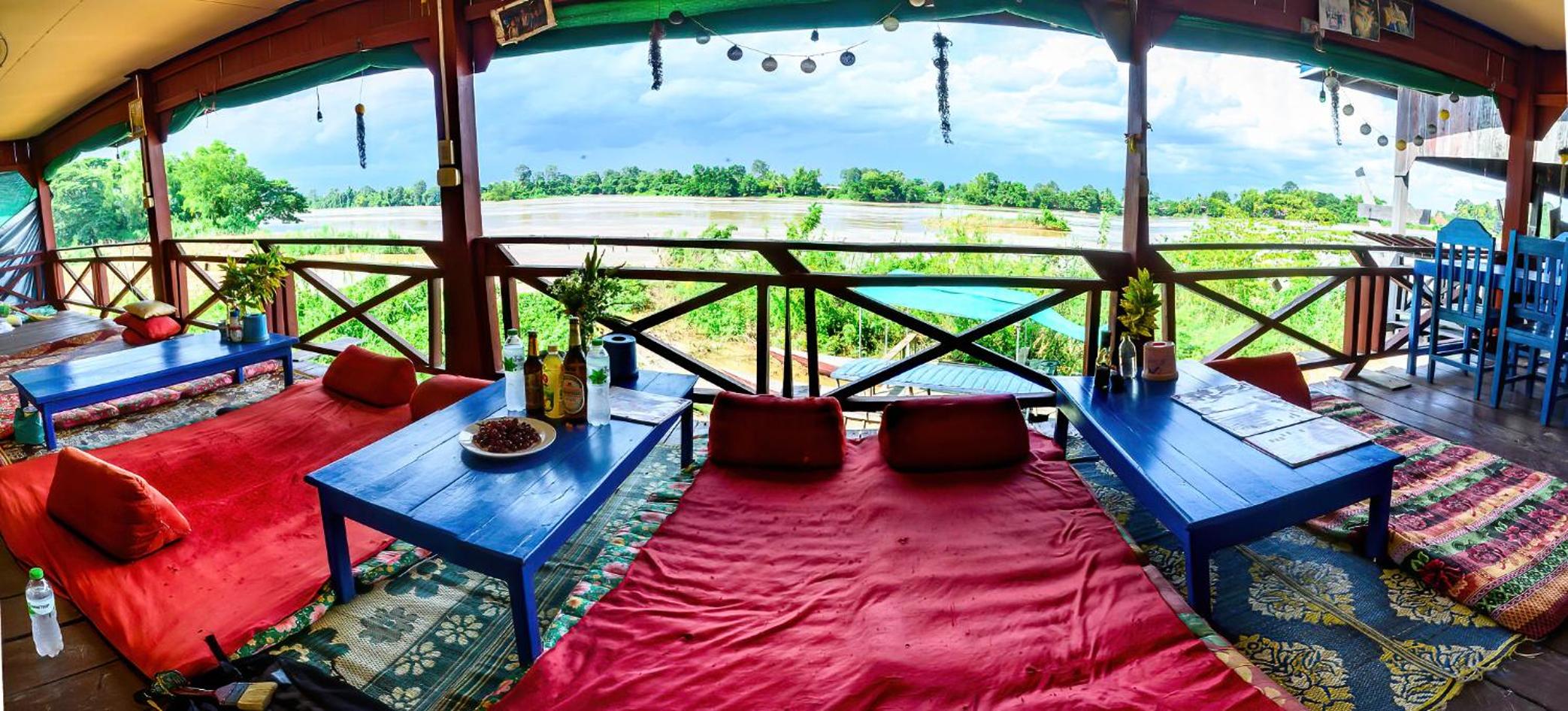 Mamapieng Riverview Bungalows view 3
