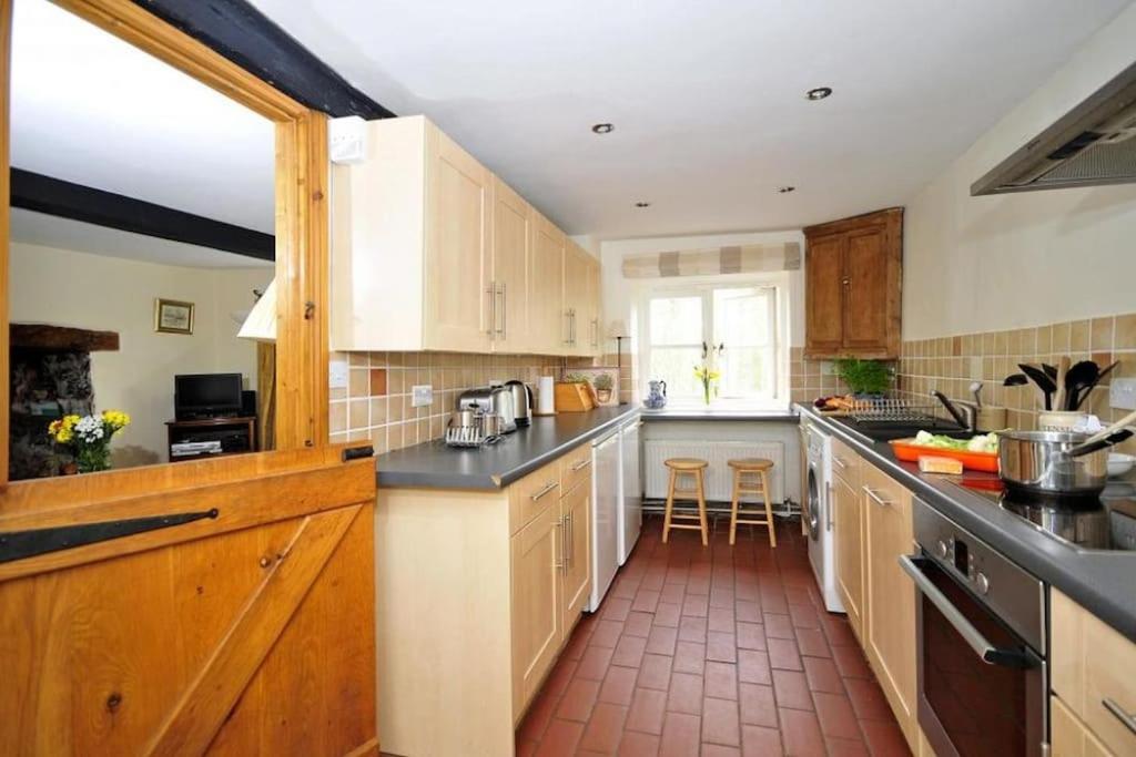 River Cottage Brecon: Hot Tub, Fire, Balcony, Wifi view 5