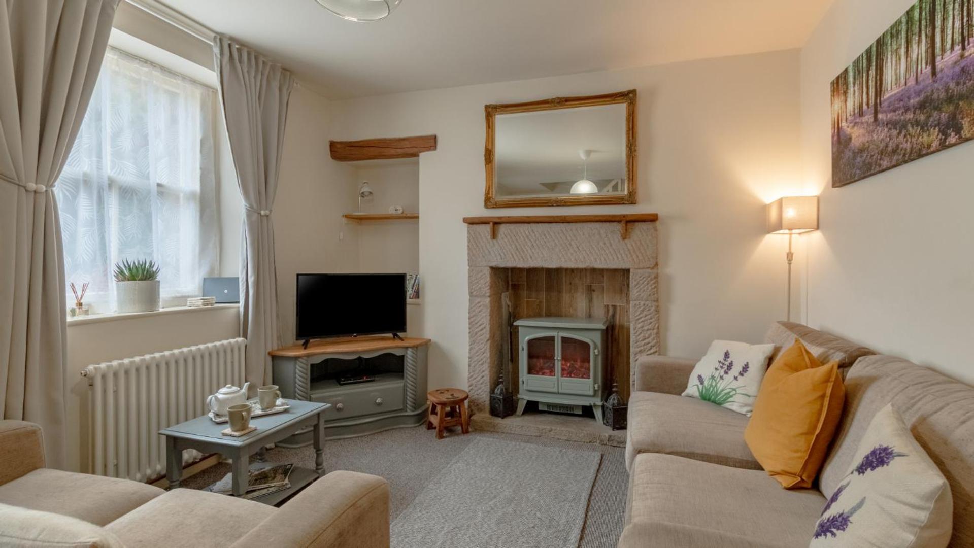 3 Bed in Hope Valley oc-dcherb