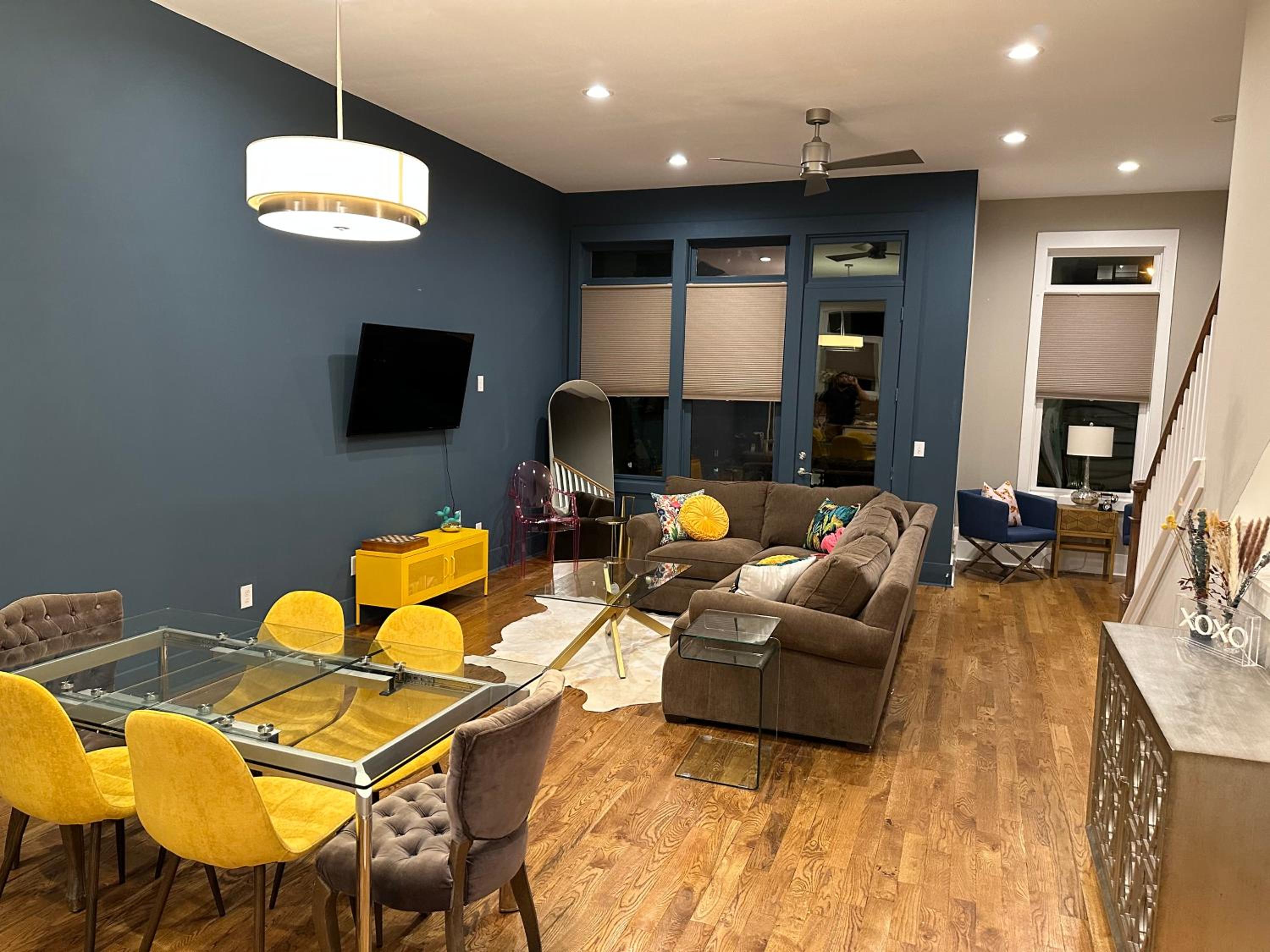 GLITZ & GUITARS I Stylish 3BR with Rooftop Hot Tub in East Nashville view 4