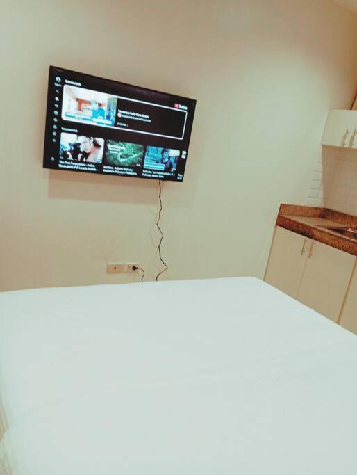 JP Santiago Studio Makati J202 view 2