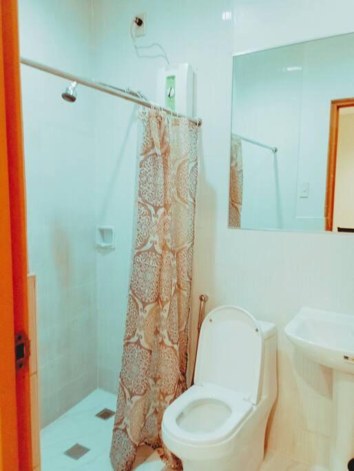 JP Santiago Studio Makati J202 view 3
