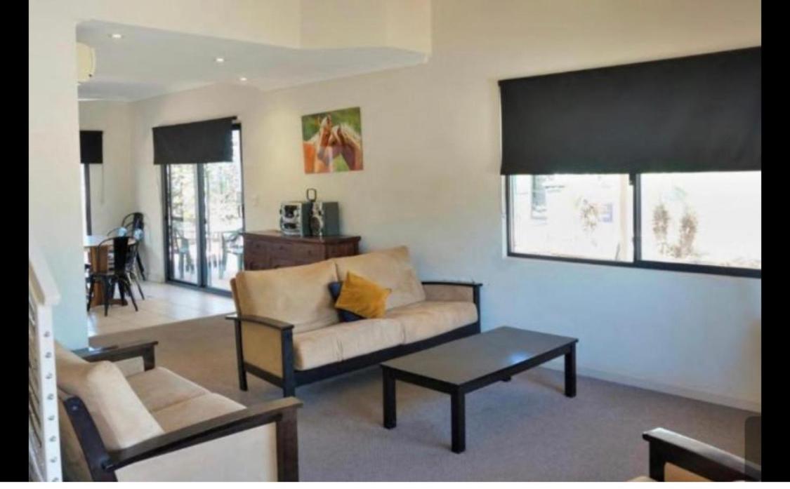 the Ningaloo breeze villa 2/10