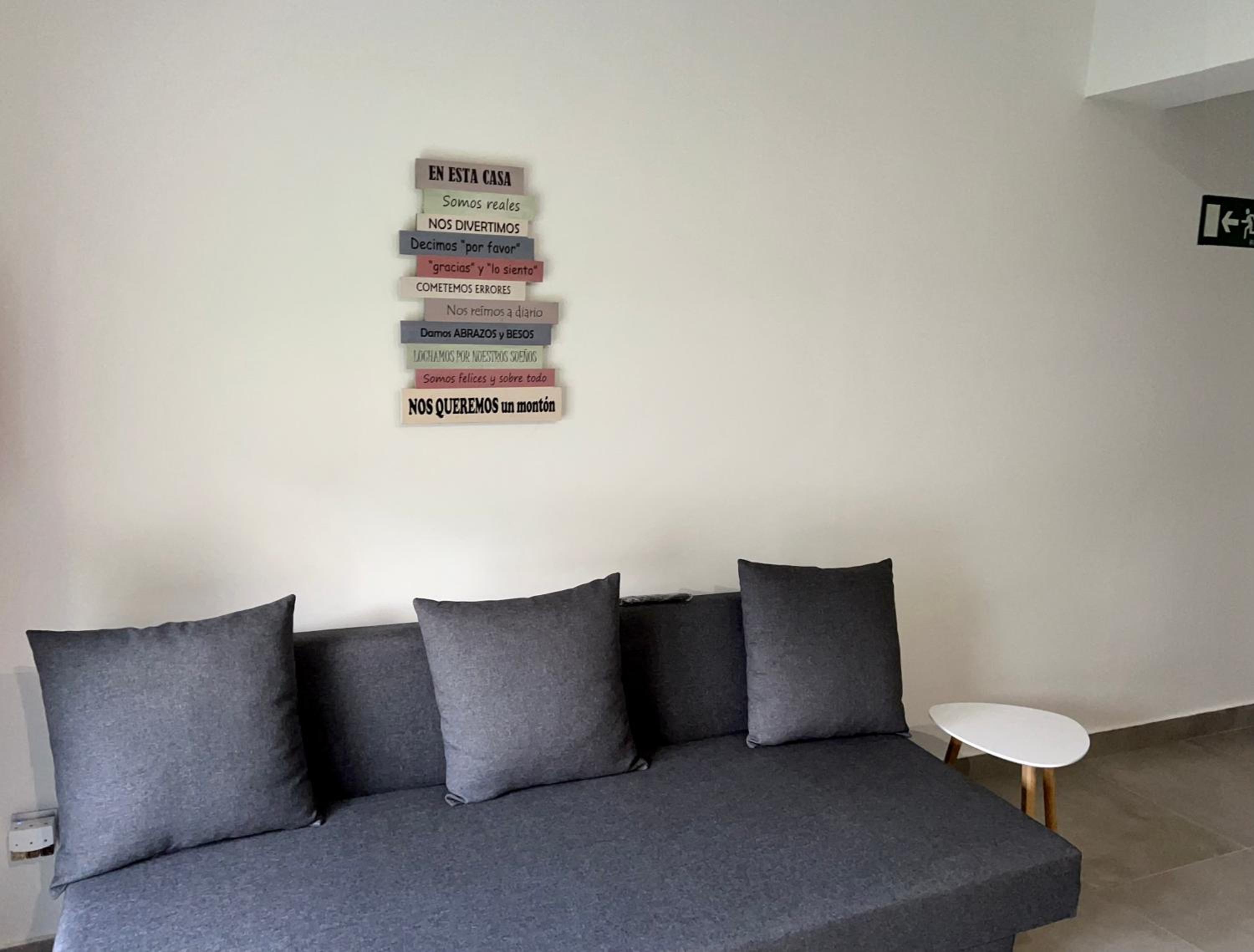 APARTAMENTOS EL ROJU