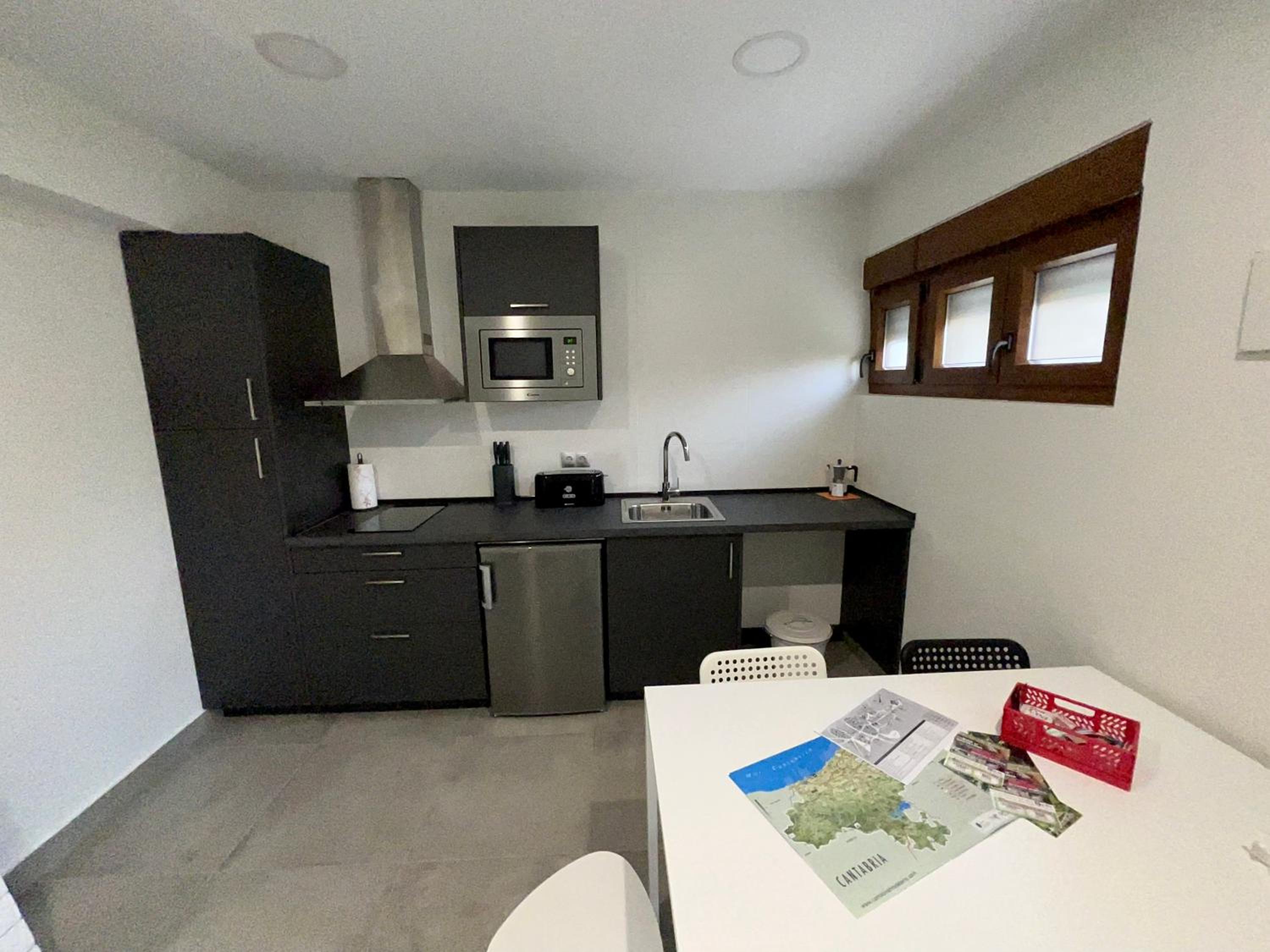 APARTAMENTOS EL ROJU