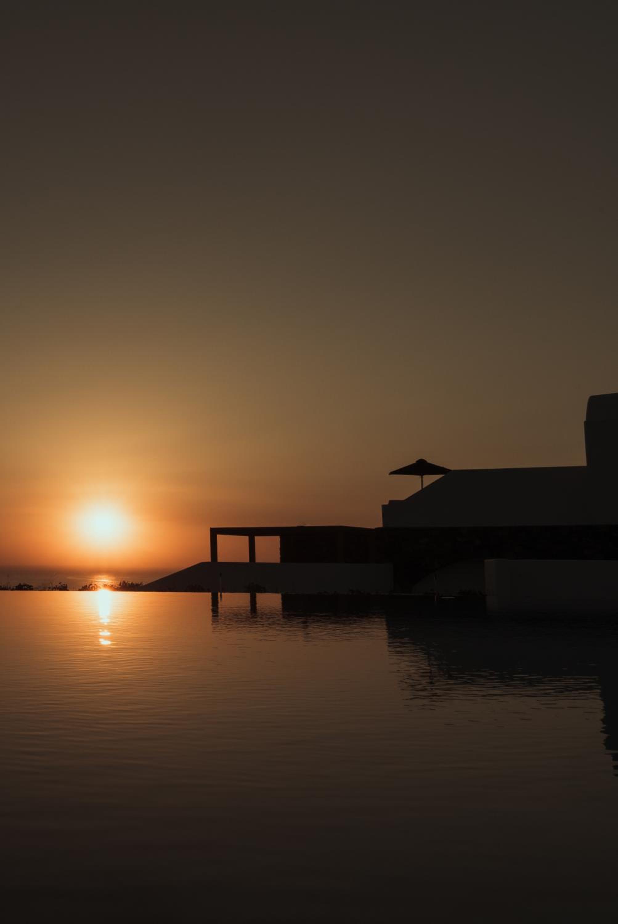 Santo Pure Oia Suites & Villas 10