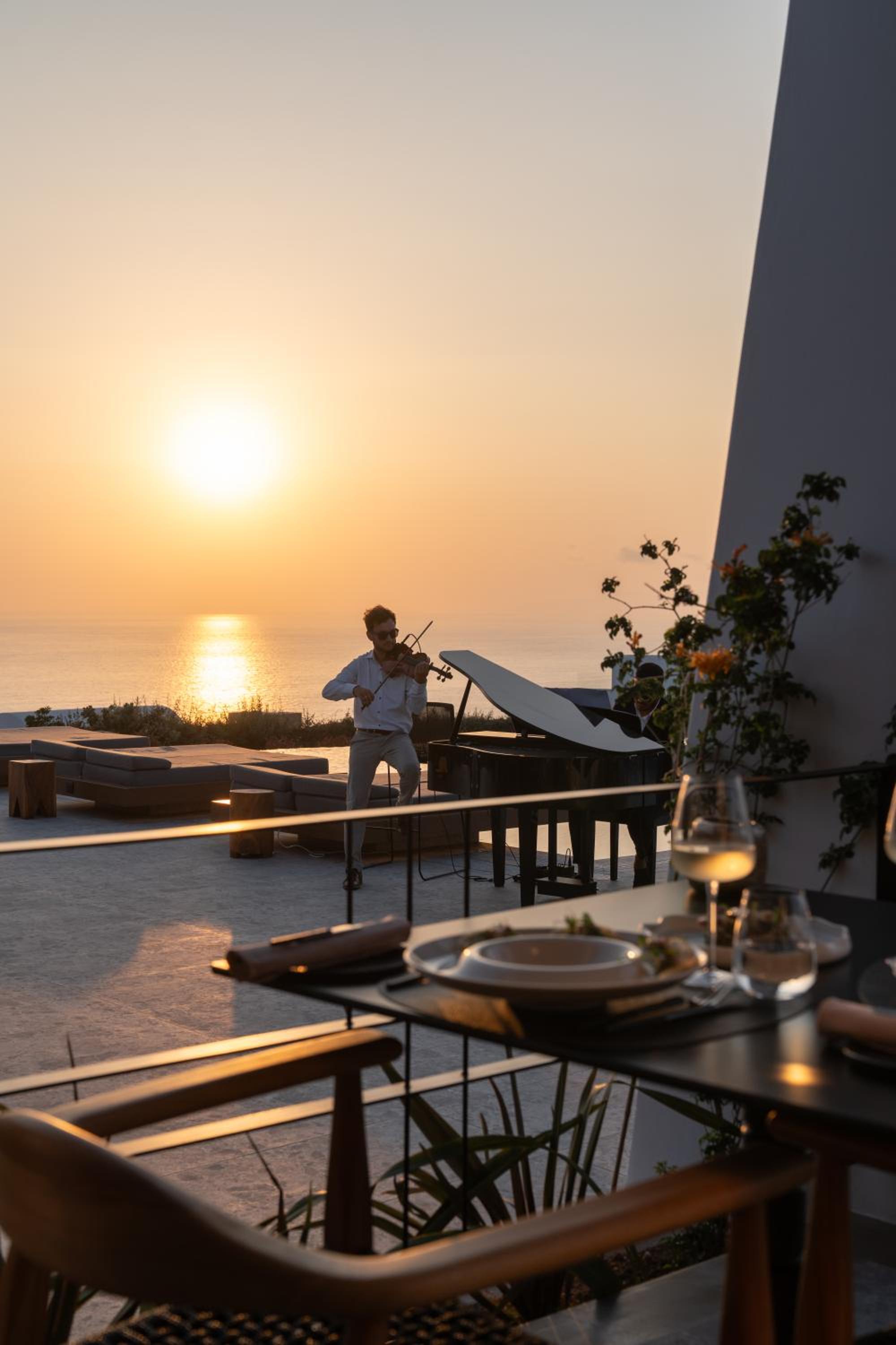 Santo Pure Oia Suites & Villas 49