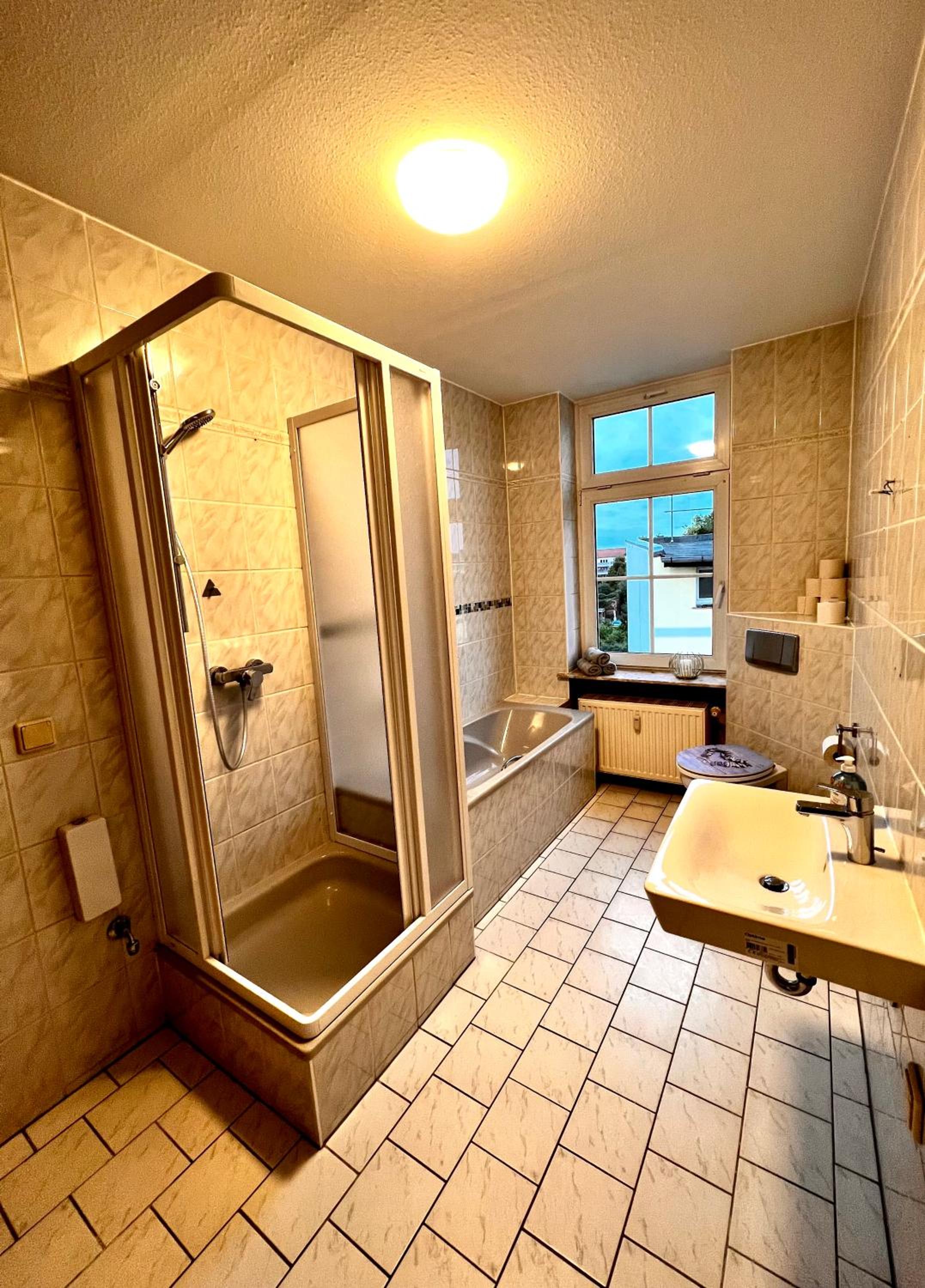 Mitten im Herzen en Schönebeck — bathroom