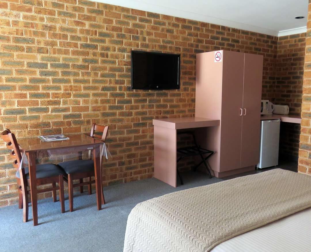 The Lydoun Motel