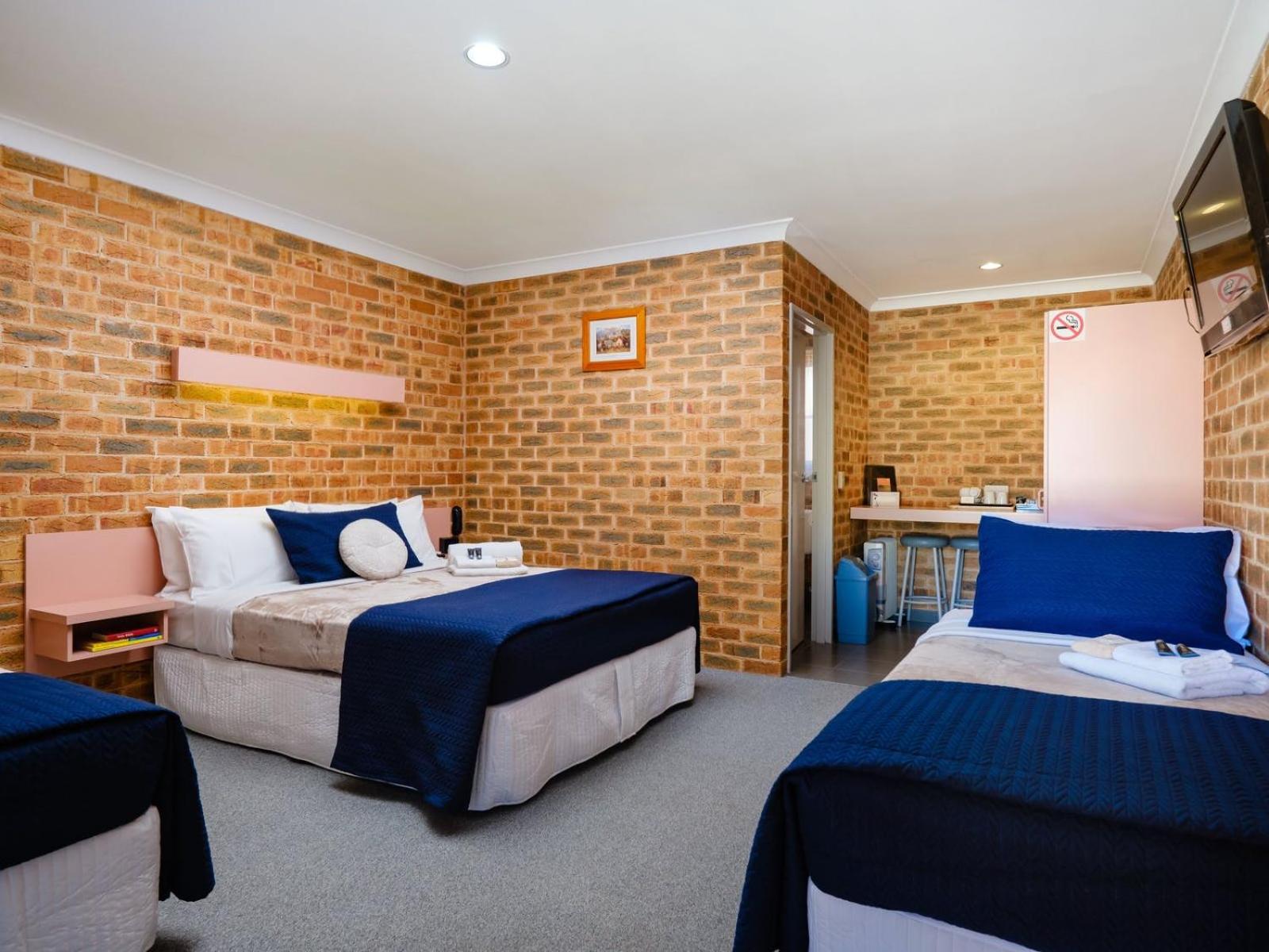 The Lydoun Motel
