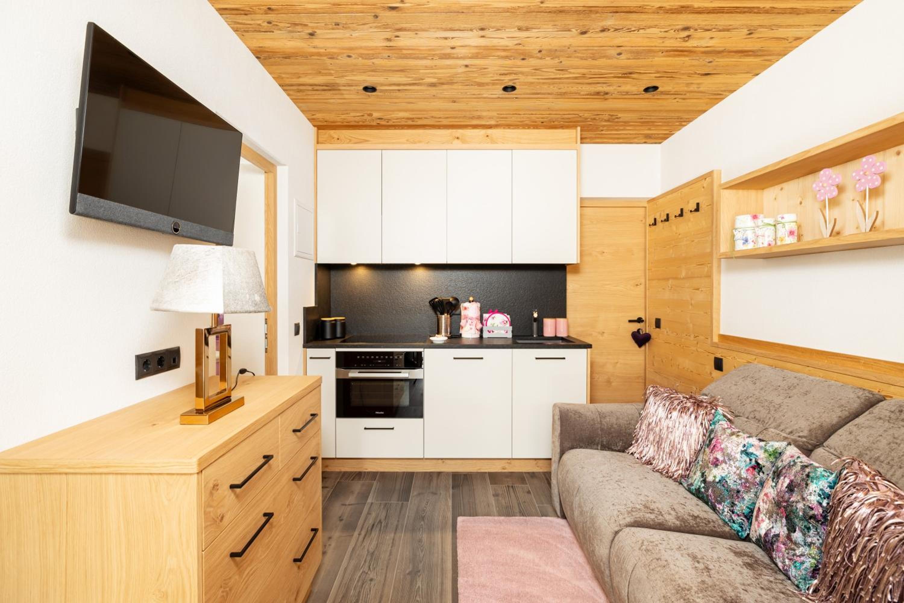 Chalets 4 Sorus & Apartments La Villetta view 4
