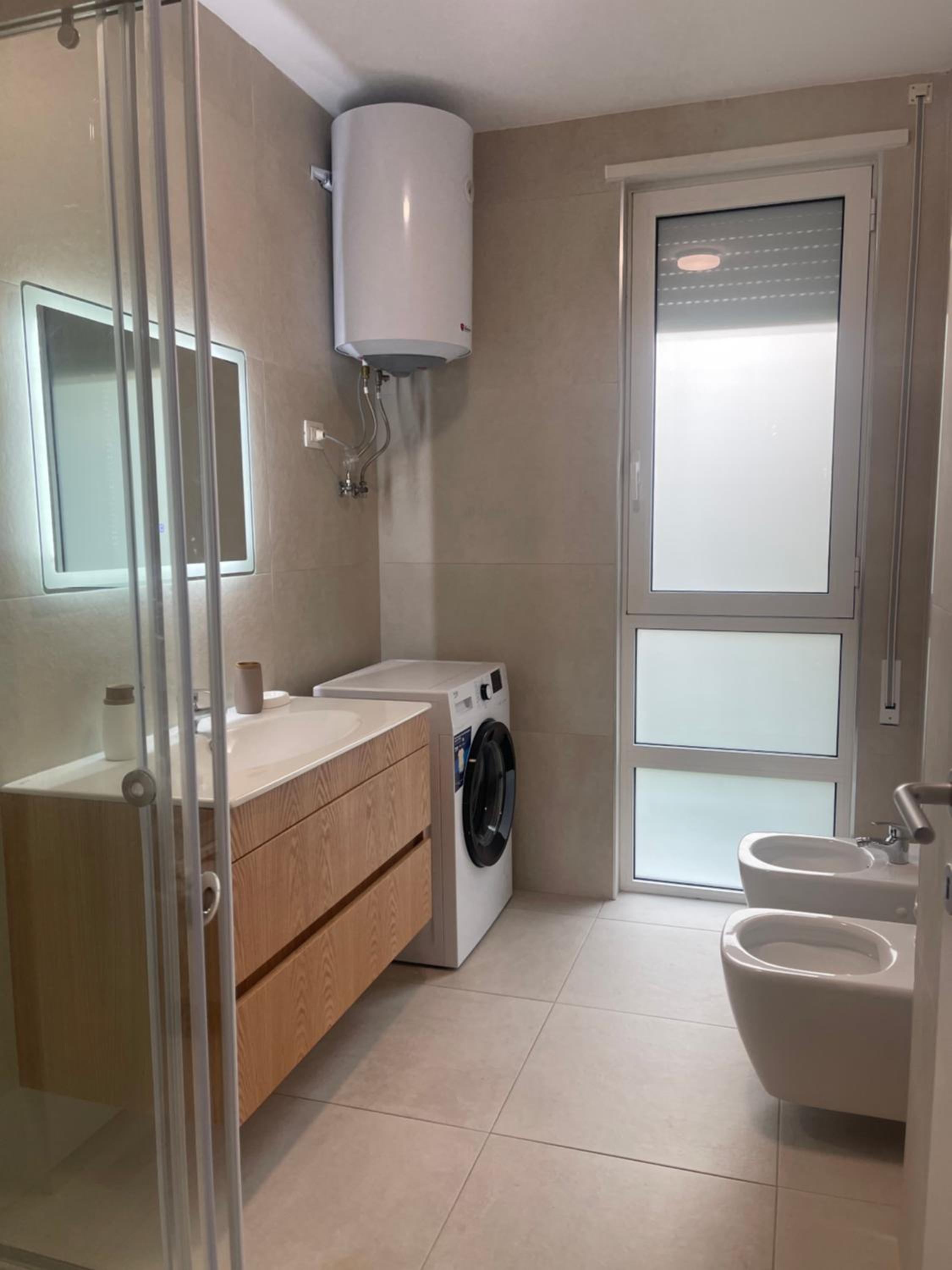 EME APARTMENTS - Kompleksi San Pietro, Gjiri i Lalzit