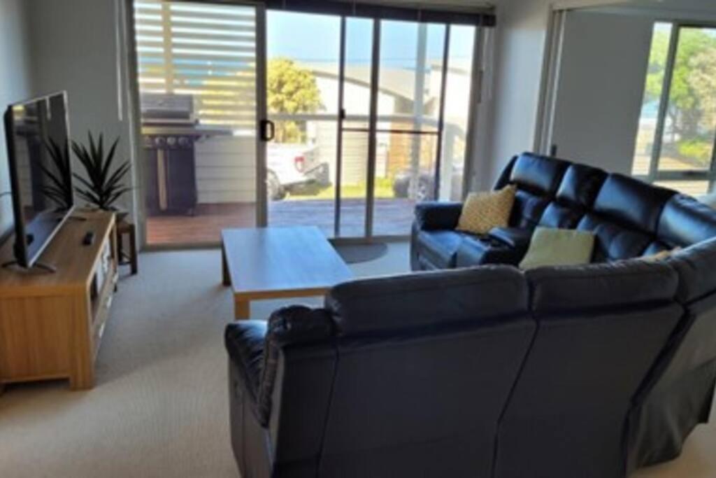 Yellow Boat Harbour Beach Apartment