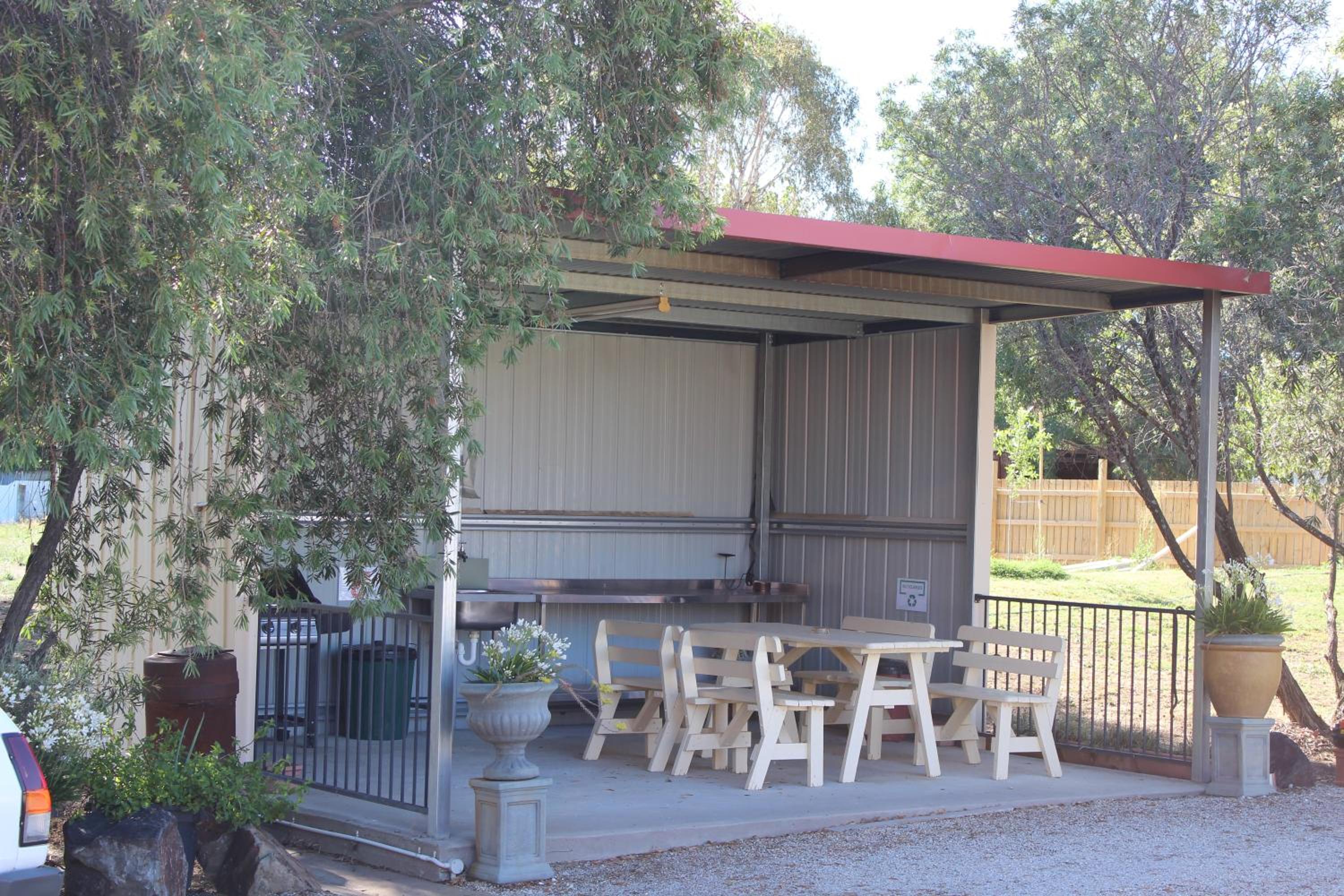 The Lydoun Motel