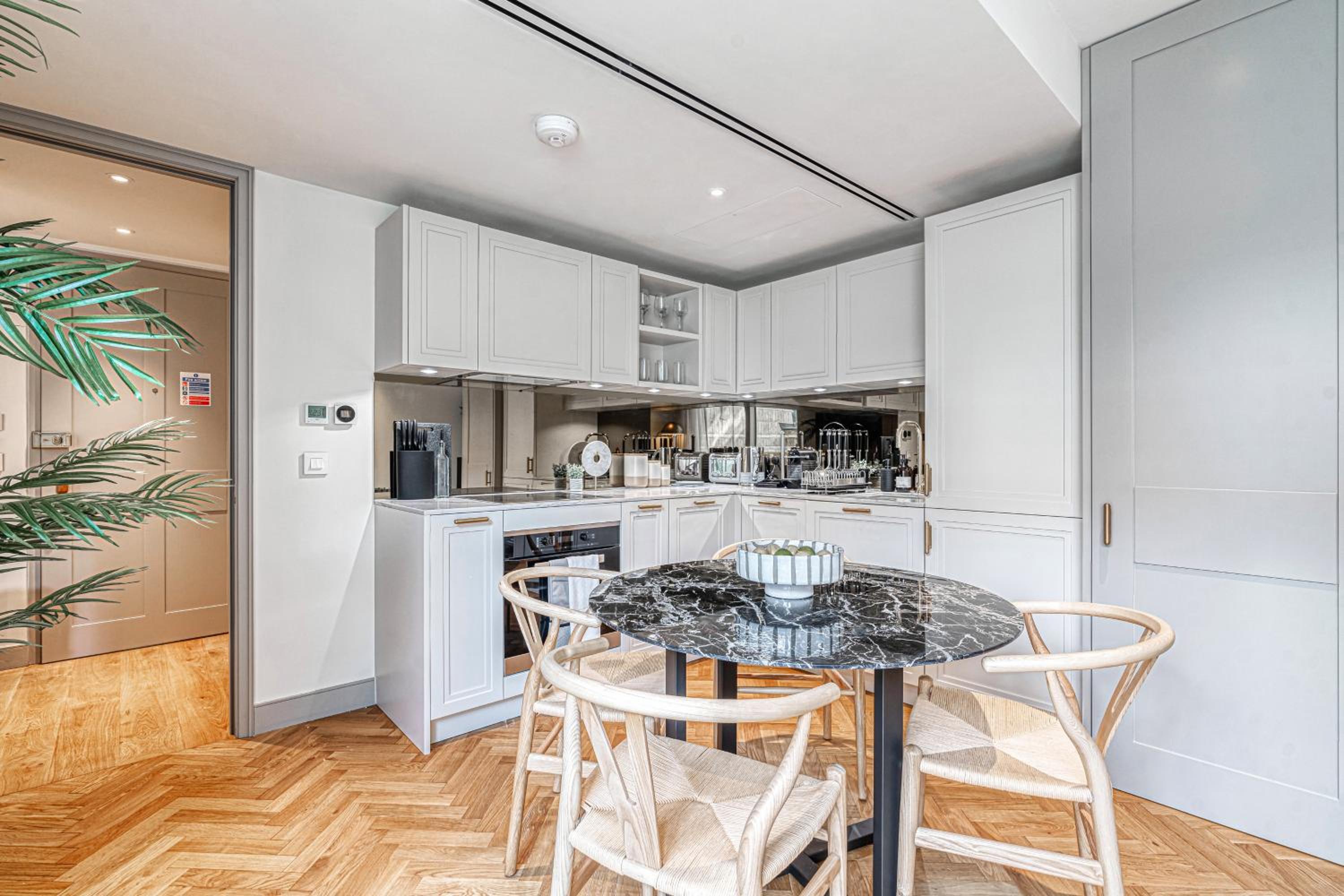 Luxury flats near Big Ben and London Eye