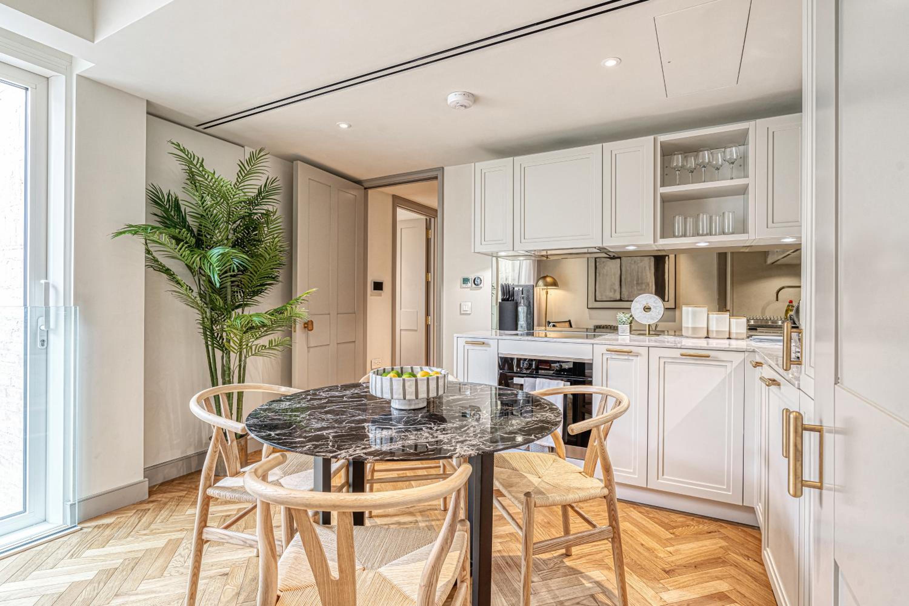 Luxury flats near Big Ben and London Eye