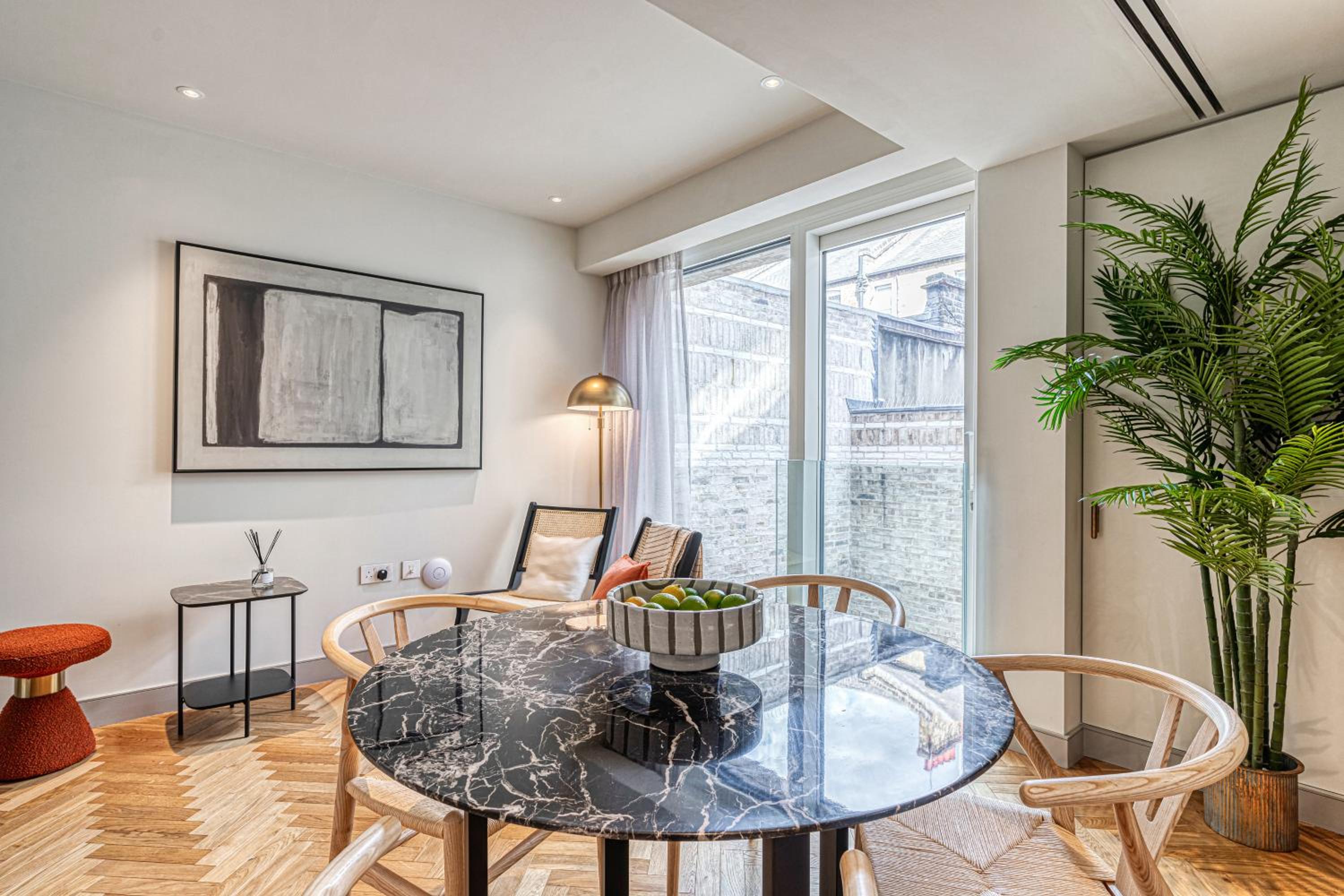 Luxury flats near Big Ben and London Eye