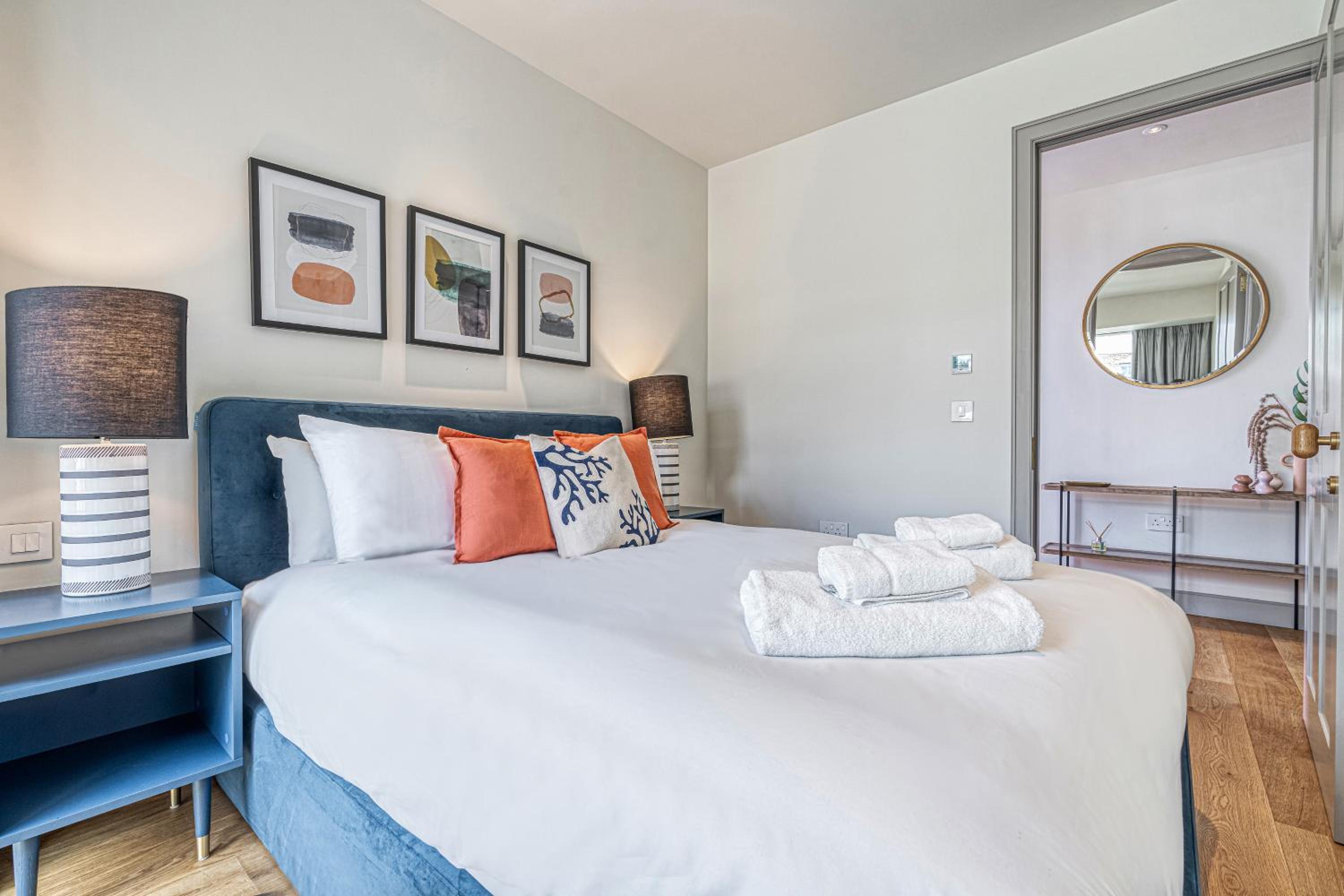 Luxury flats near Big Ben and London Eye