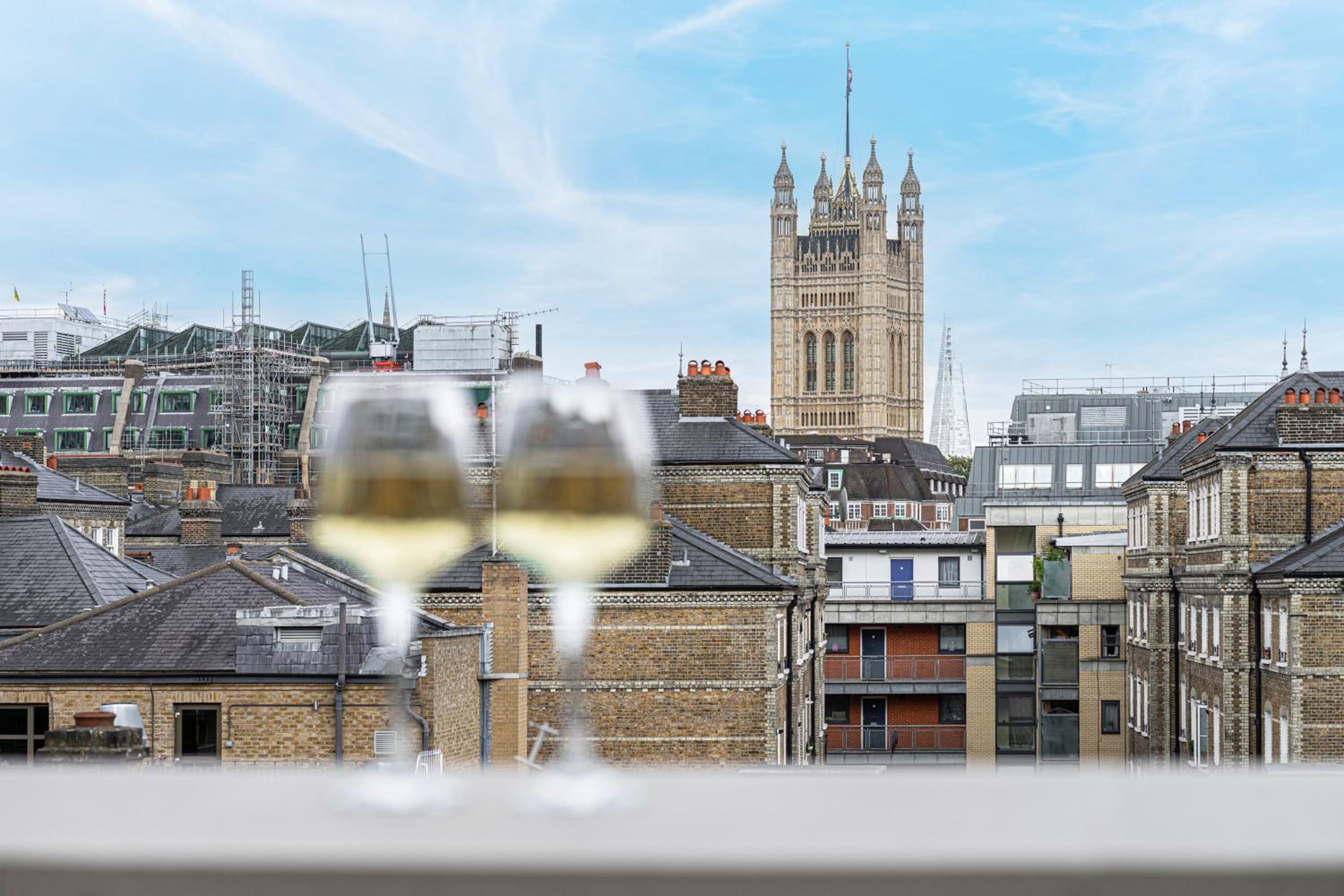 Luxury flats near Big Ben and London Eye